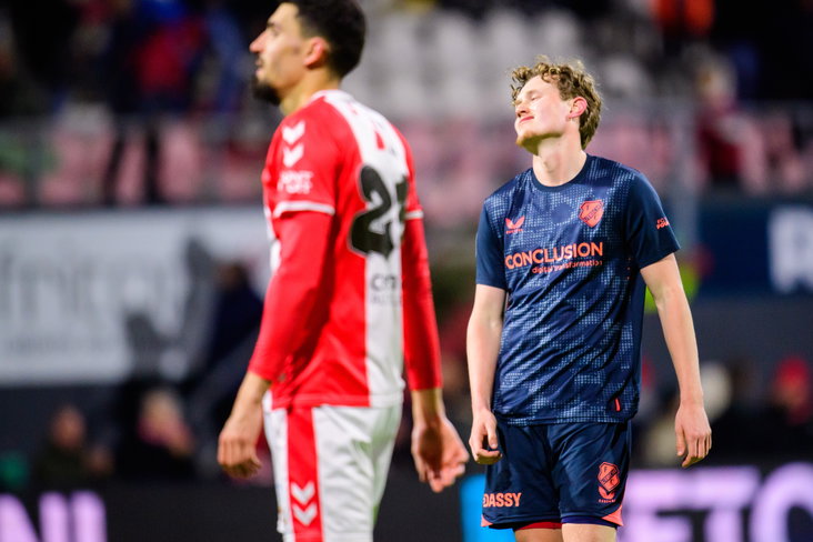 Tijn den Boggende baalt