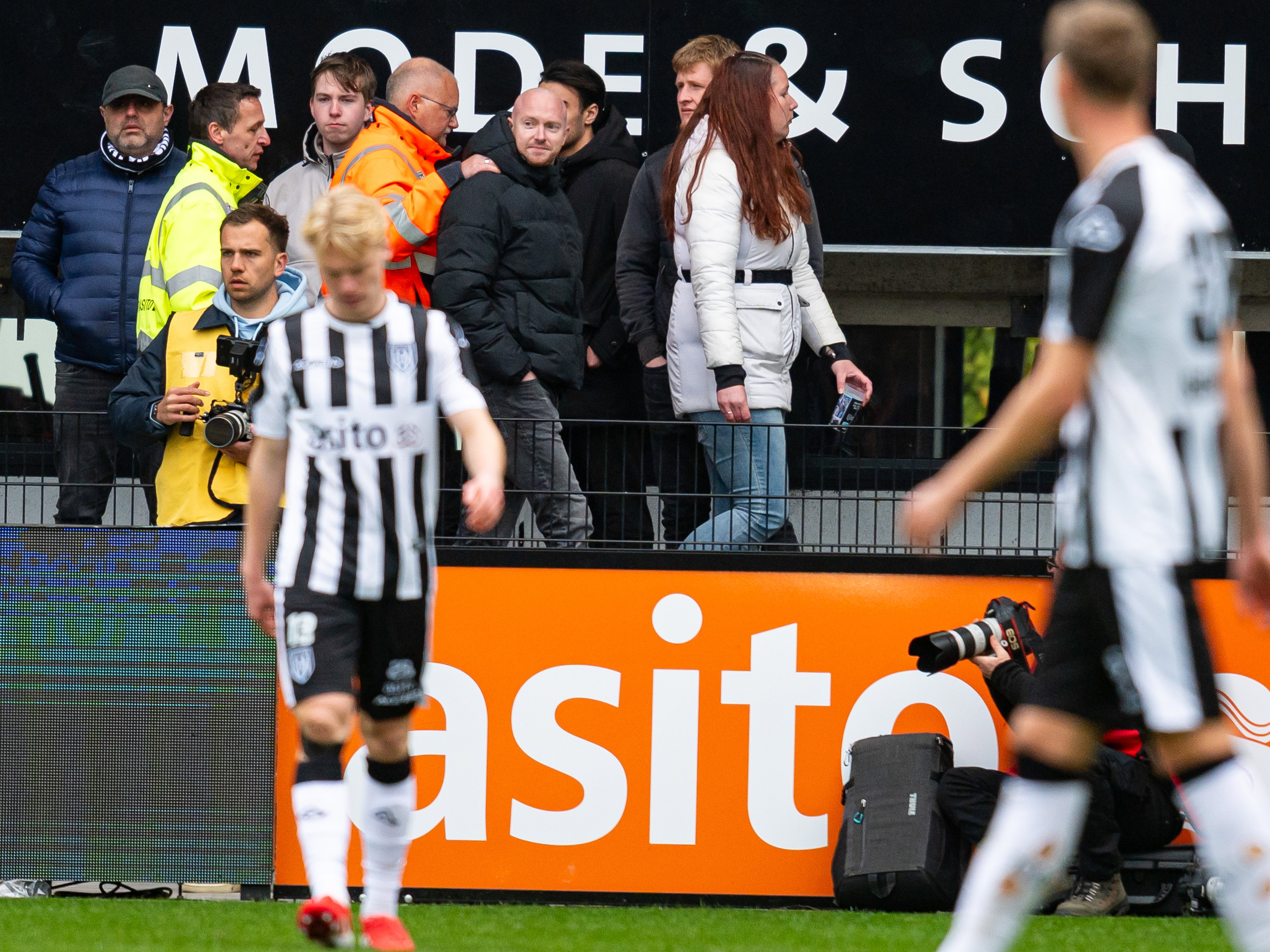 De Heracles-supporter wordt afgevoerd