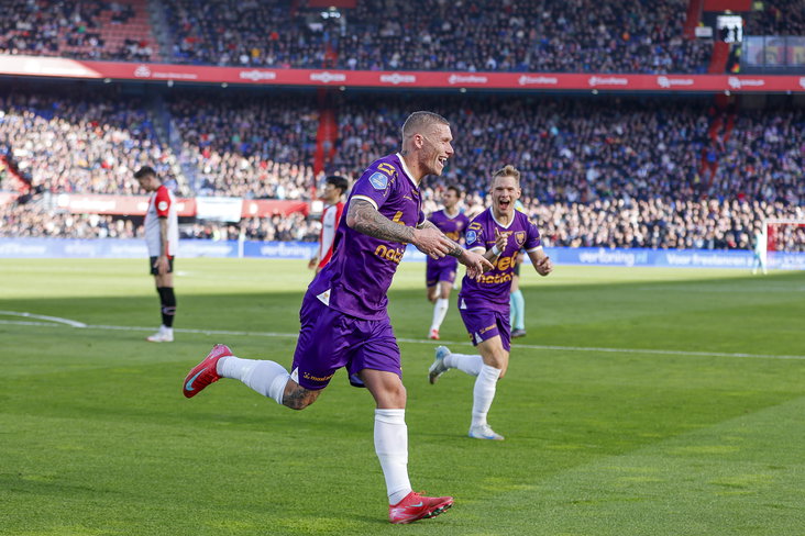 Victor Edvardsen na zijn goal in De Kuip