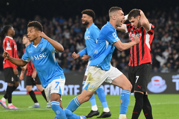 Santiago Giménez mist een penalty