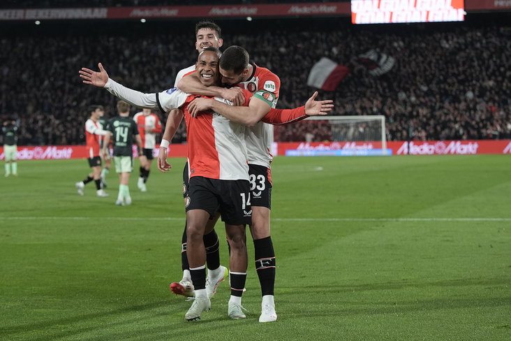 Igor Paixao scoort voor Feyenoord tegen FC Groningen