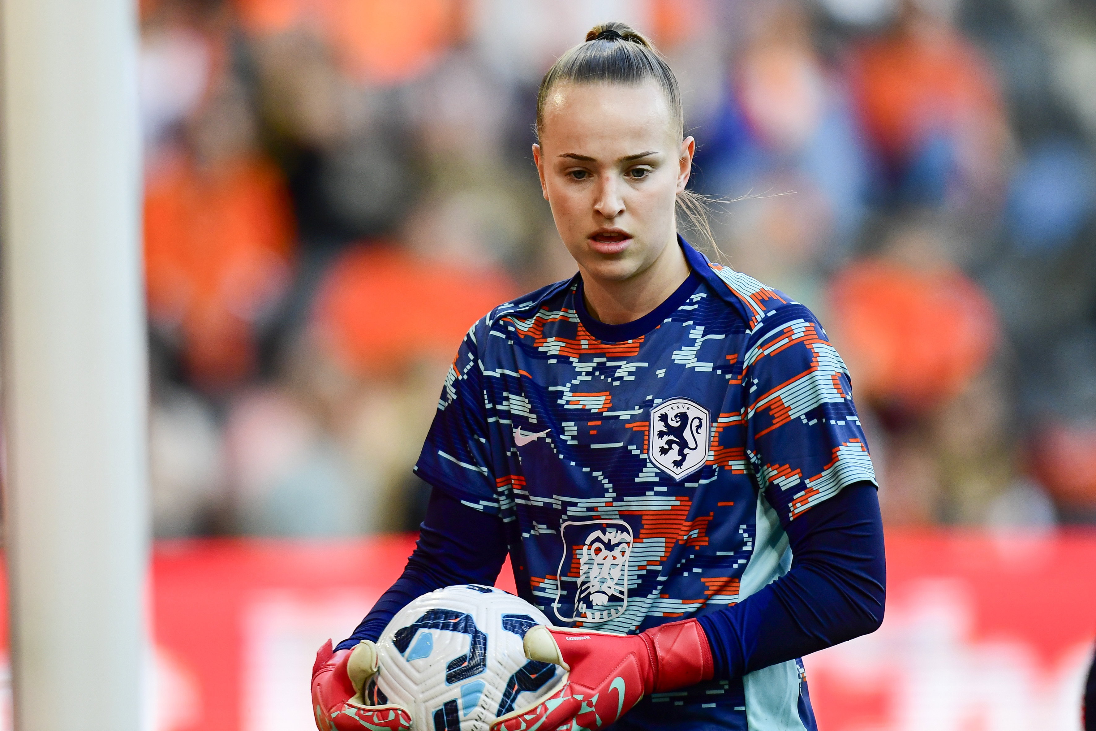 Daphne van Domselaar bij de OranjeLeeuwinnen