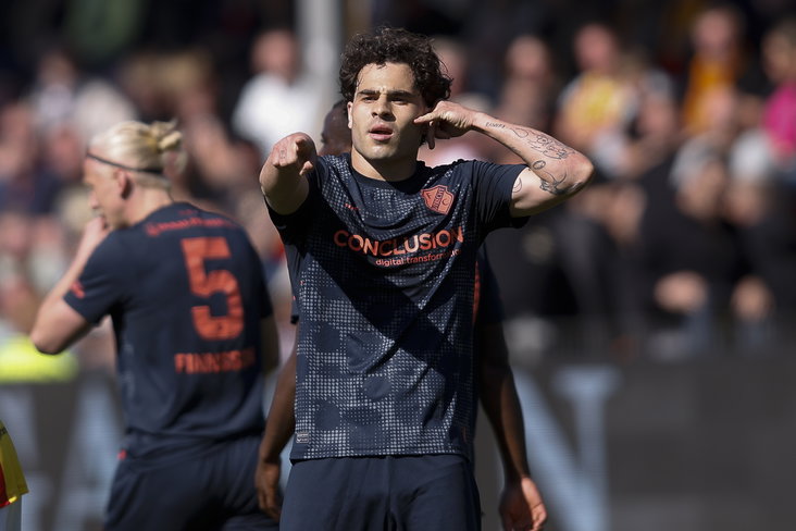 Miguel Rodriguez na zijn treffer tegen Go Ahead Eagles