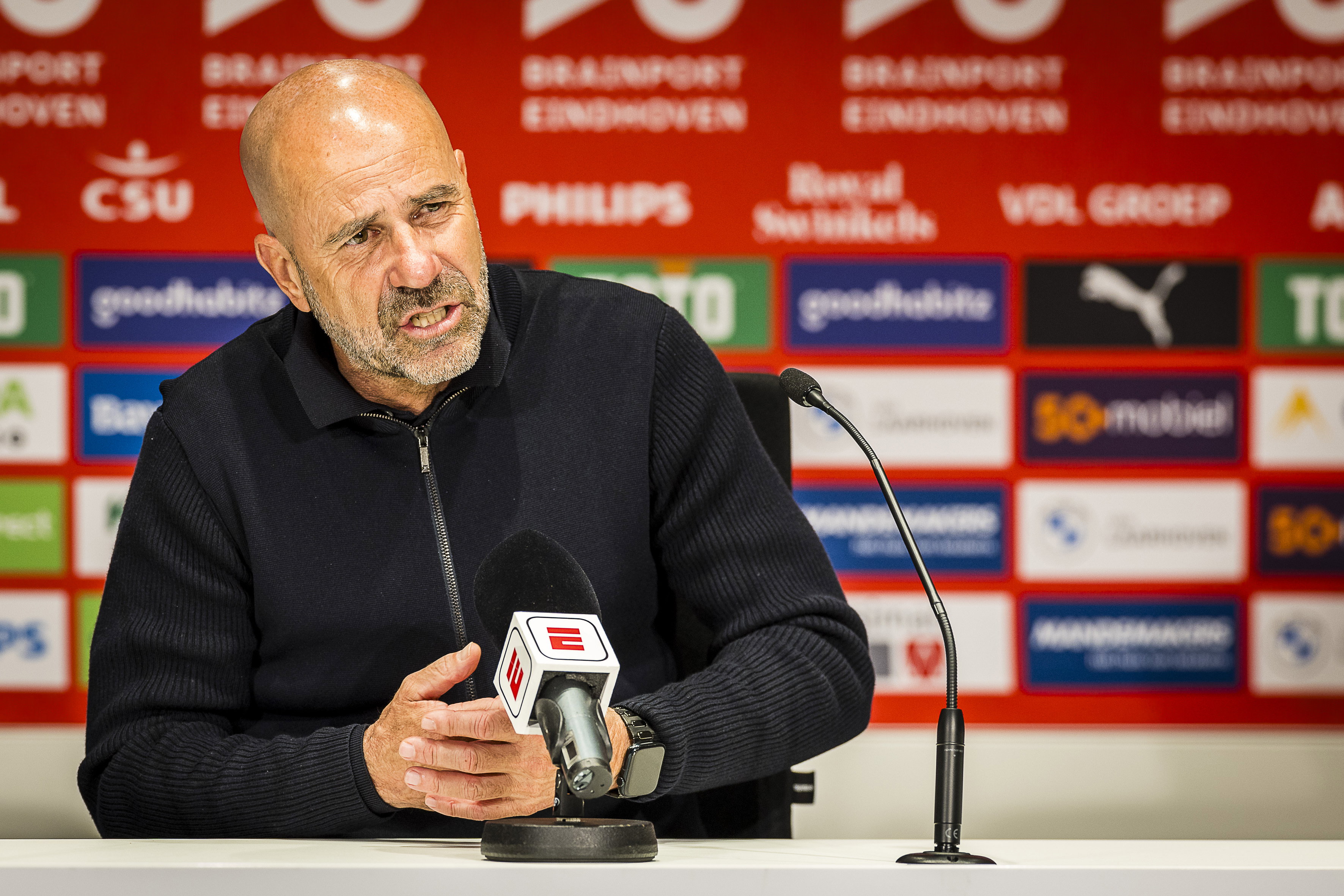 Peter Bosz op de persconferentie