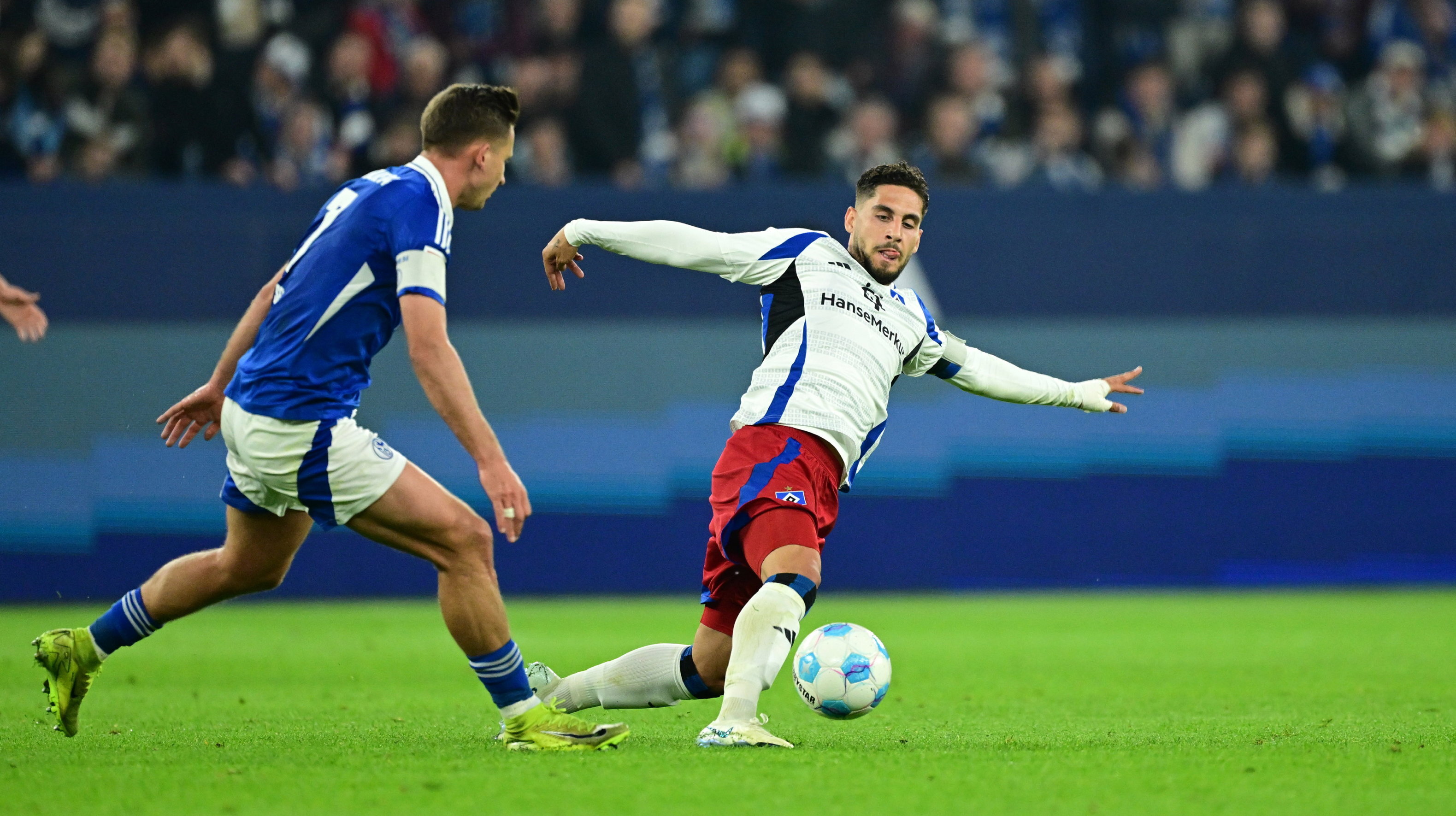 Ludovit Reis met HSV tegen Schalke 04
