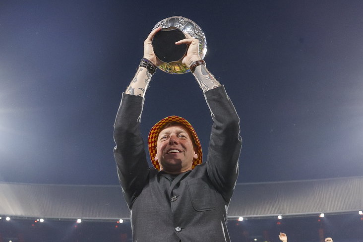 Paul Bosvelt met de KNVB Beker