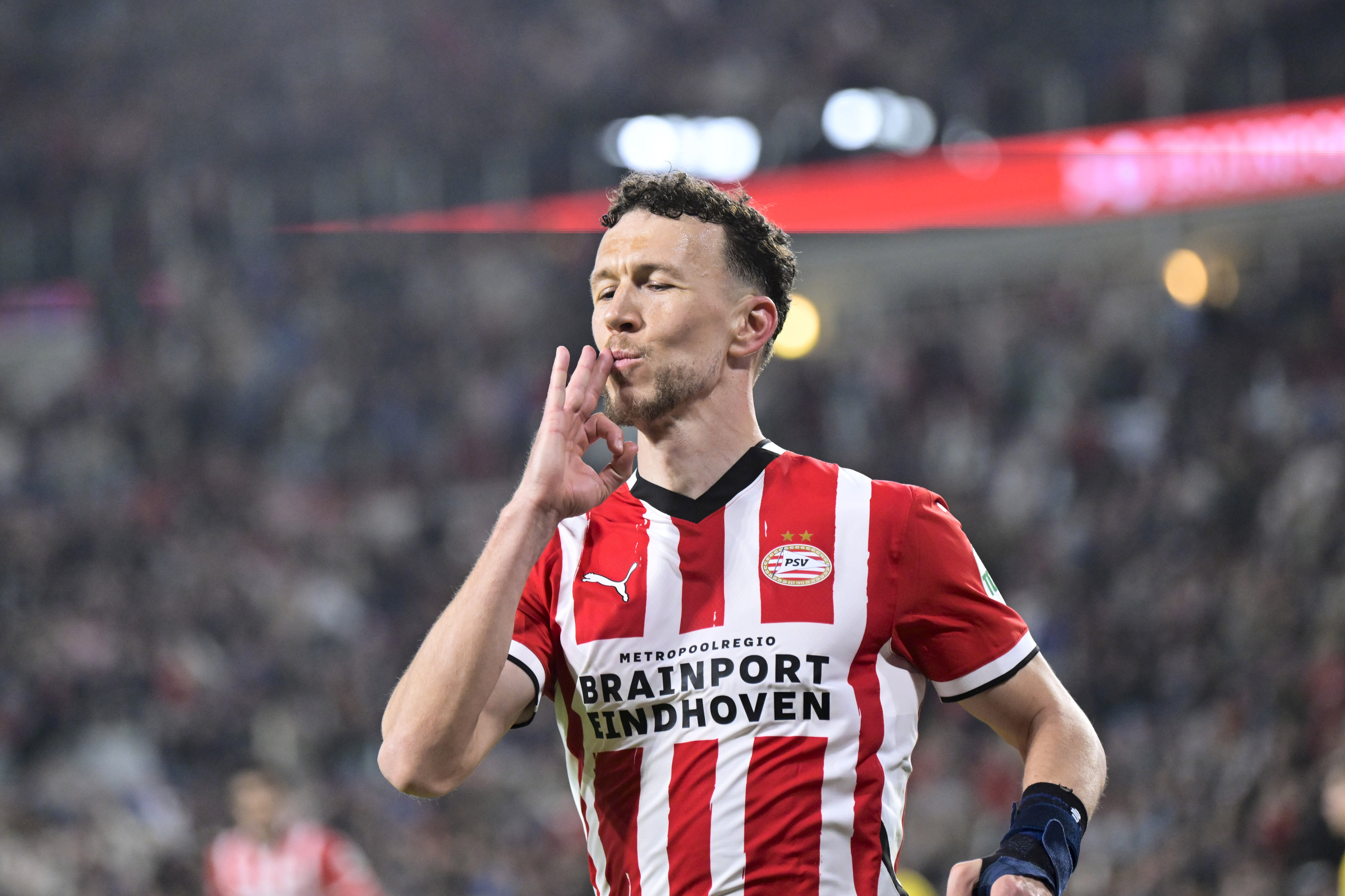 Ivan Perisic viert een treffer tegen Fortuna Sittard