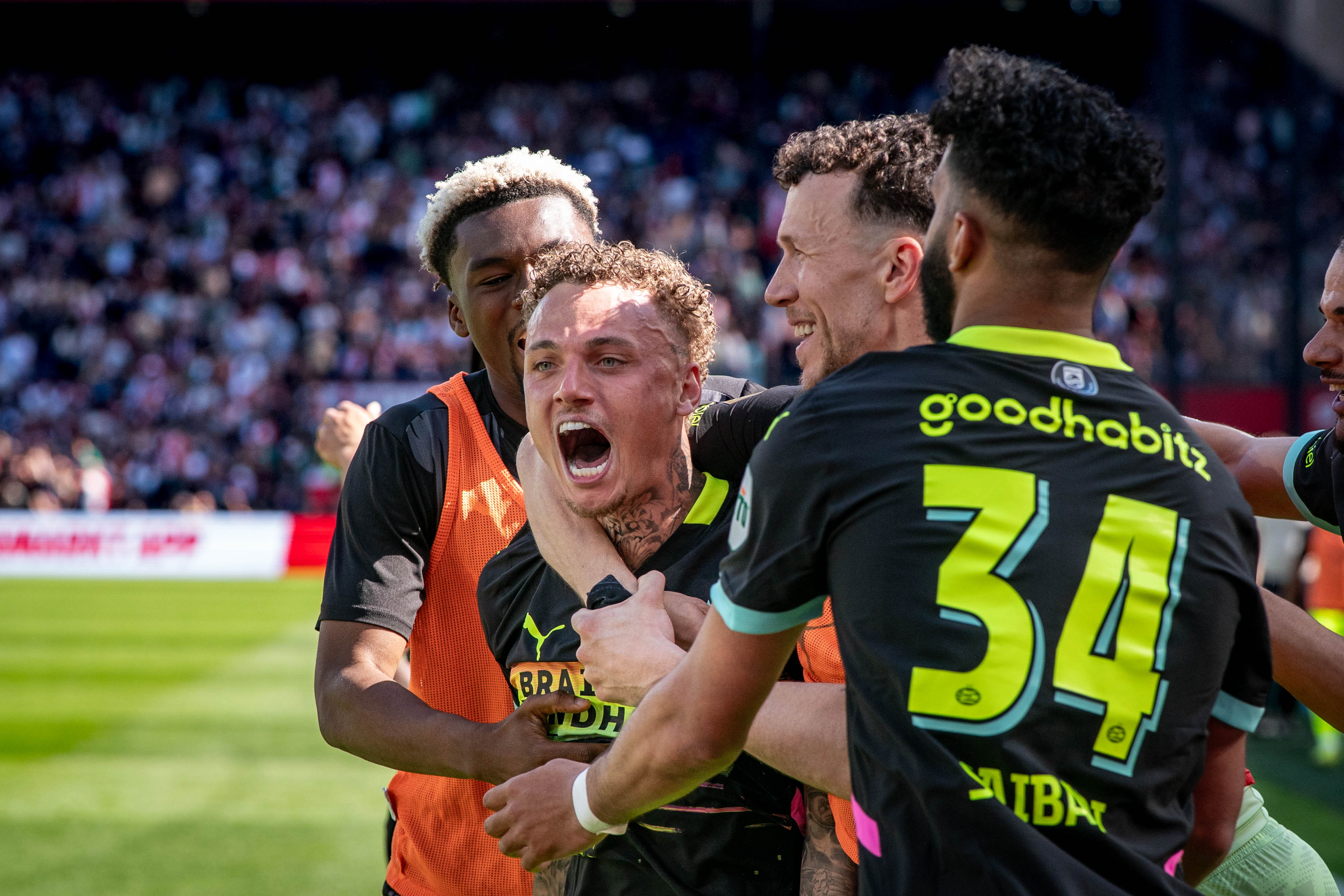 Noa Lang schreeuwt het uit