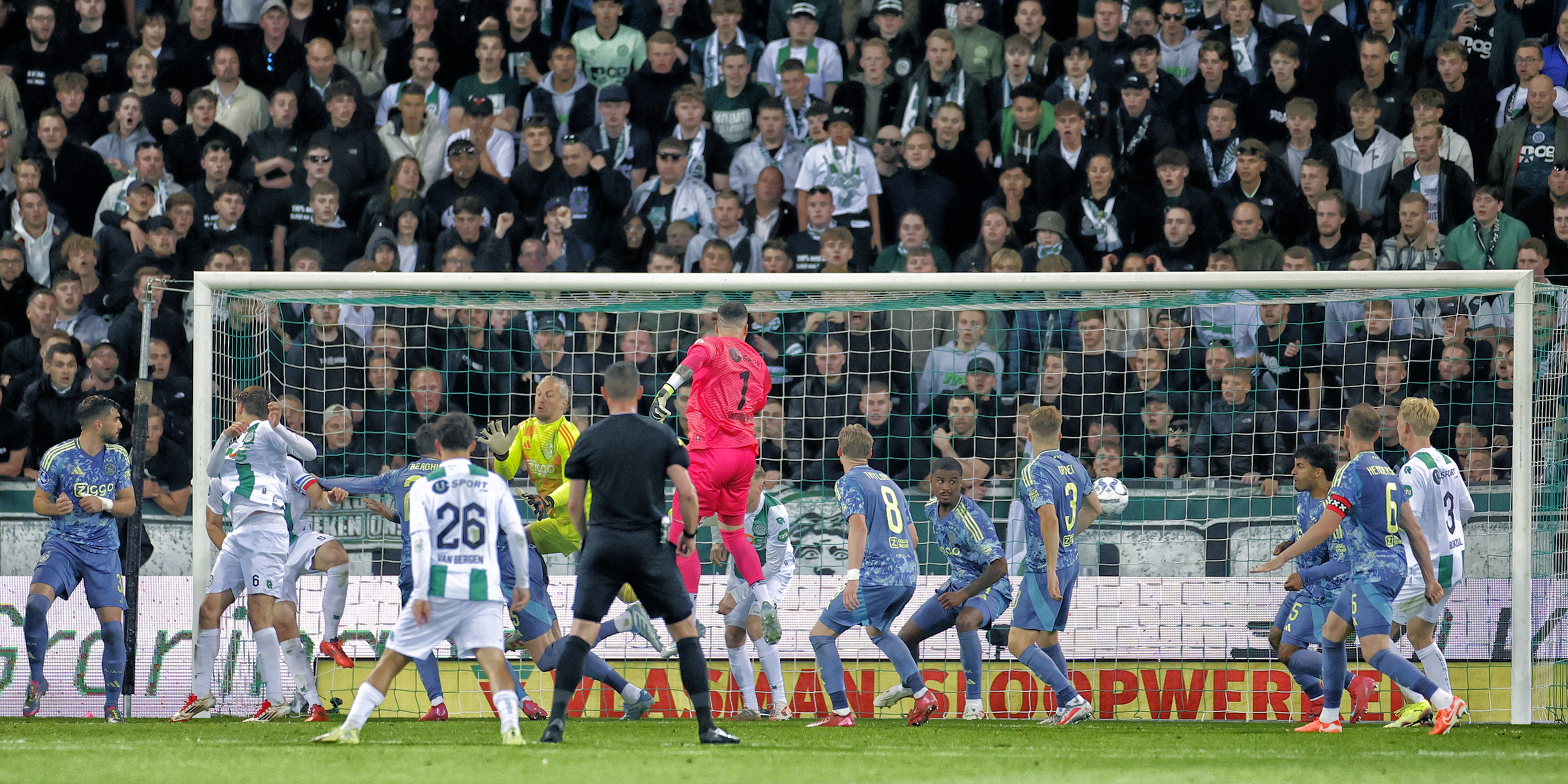 Ajax verspeelde in de laatste minuten de titel uit bij FC Groningen