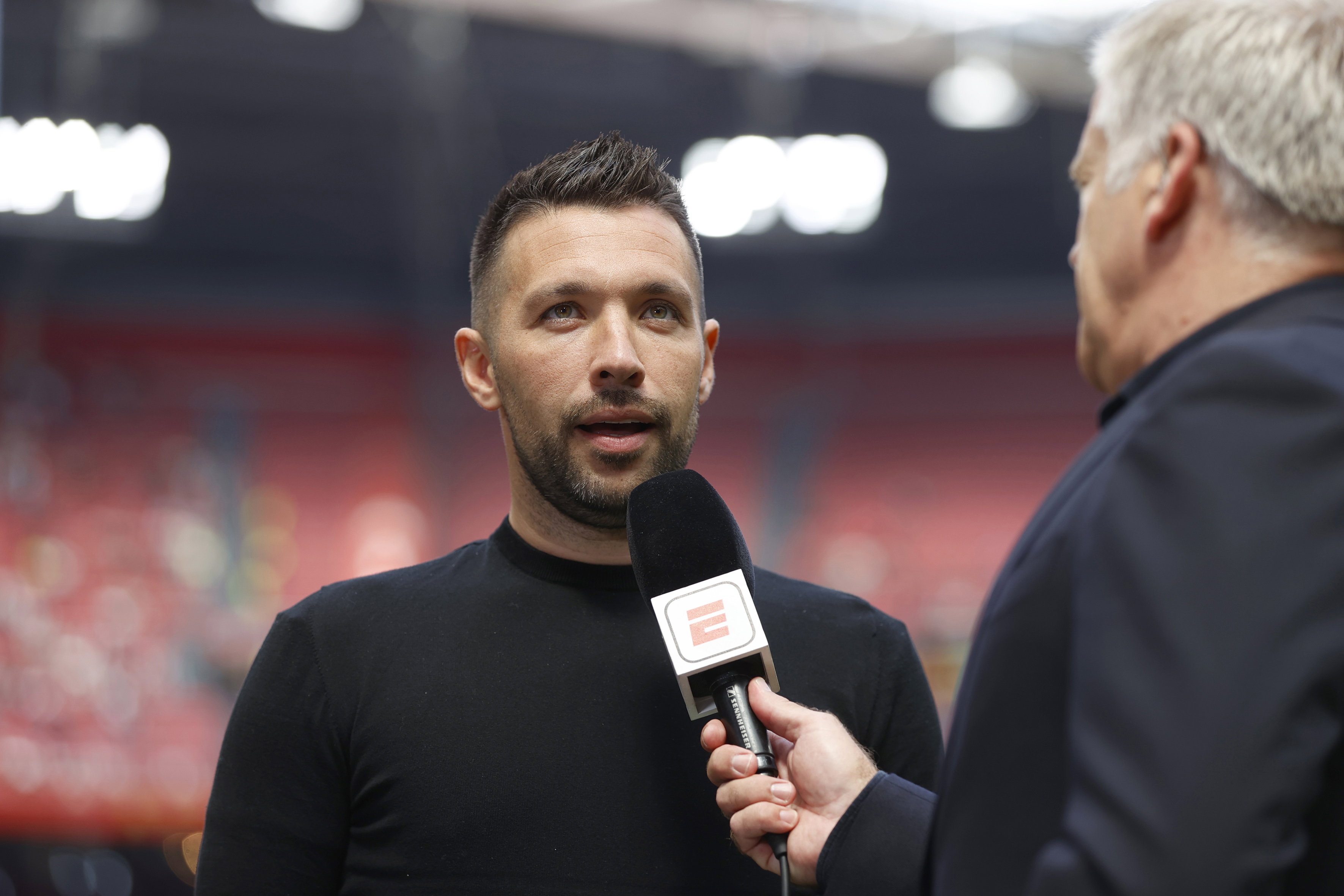 Francesco Farioli tegenover ESPN-verslaggever Cristian Willaert