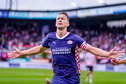 Luuk de Jong viert zijn treffer tegen Sparta