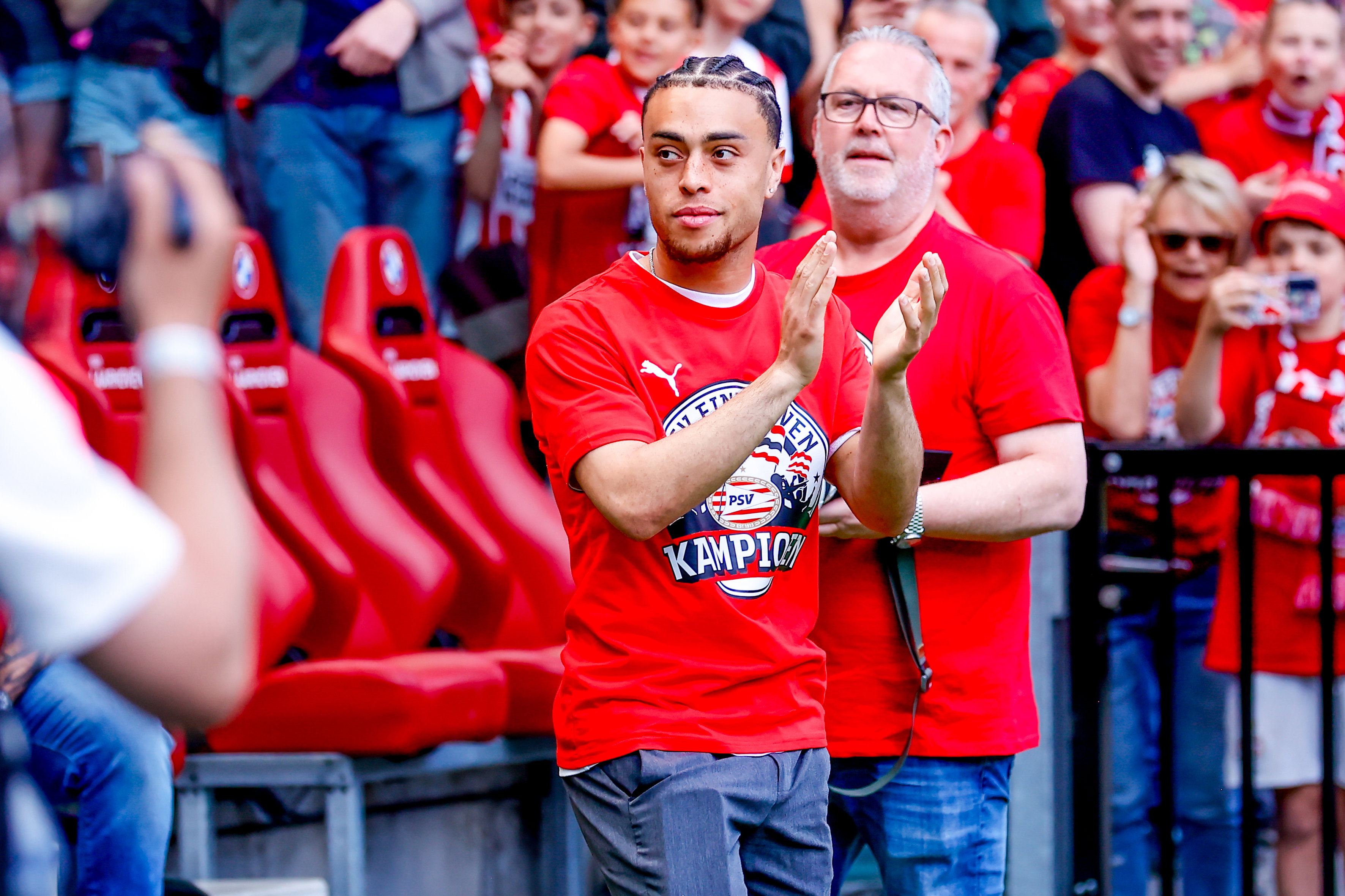 Sergiño Dest tijdens de huldiging van PSV
