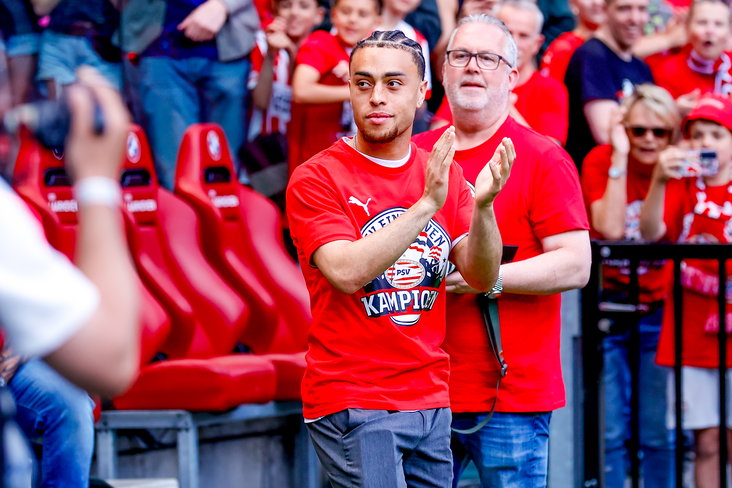 Sergiño Dest tijdens de huldiging van PSV