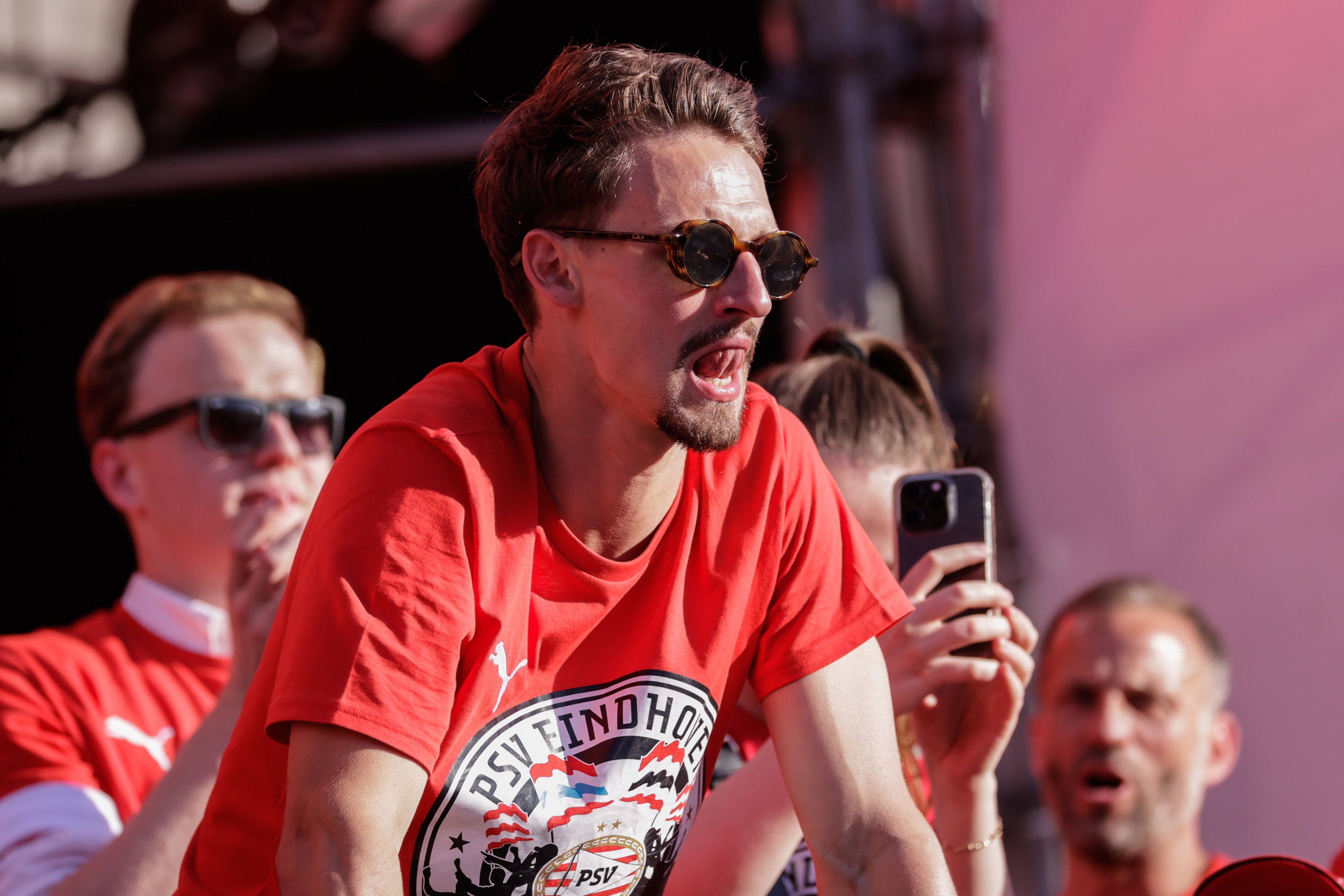 Een geëmotioneerde Olivier Boscagli tijdens de huldiging van PSV