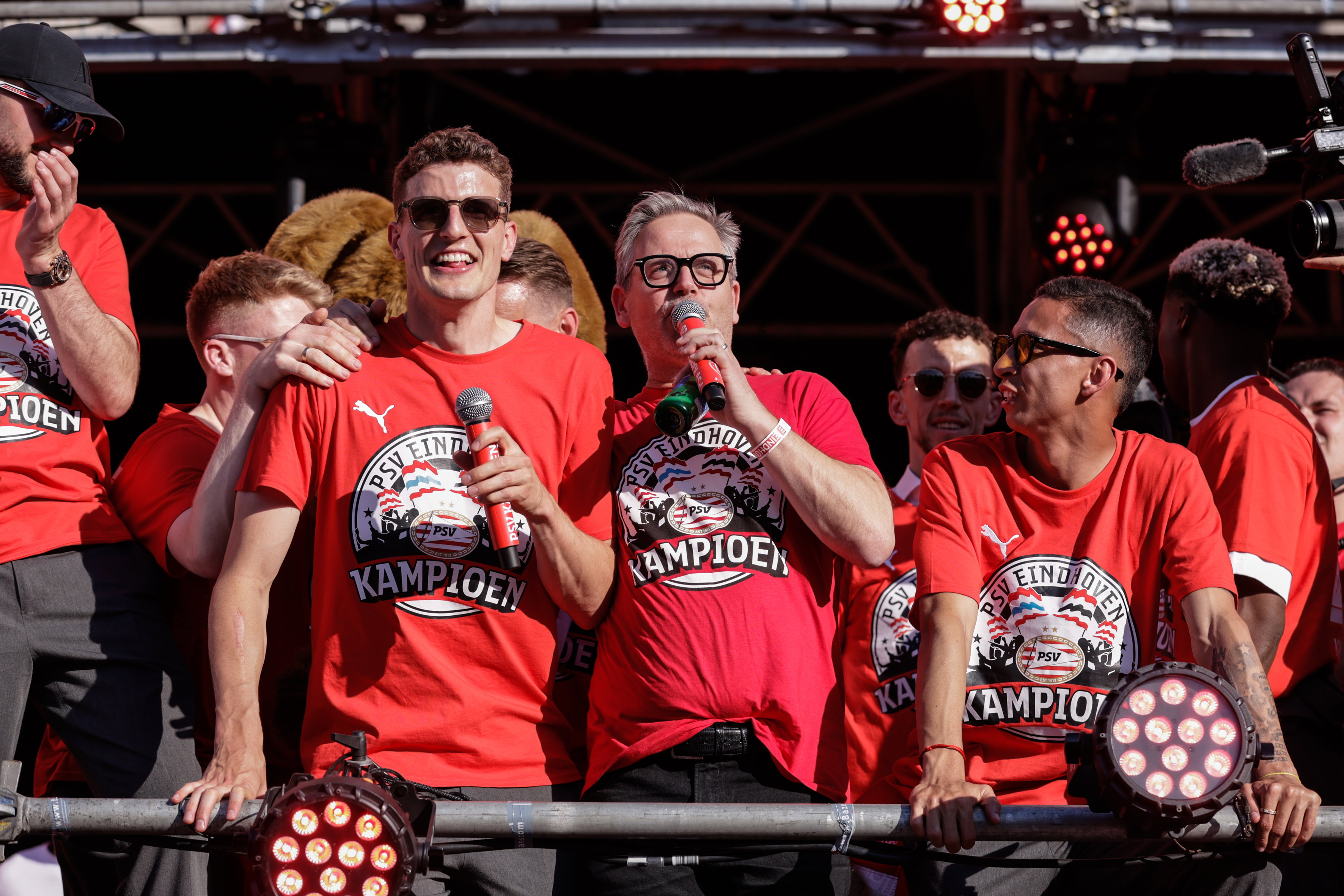 Guus Til en Guus Meeuwis