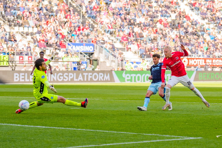 Mexx Meerdink scoorde een hattrick tegen SC Heerenveen