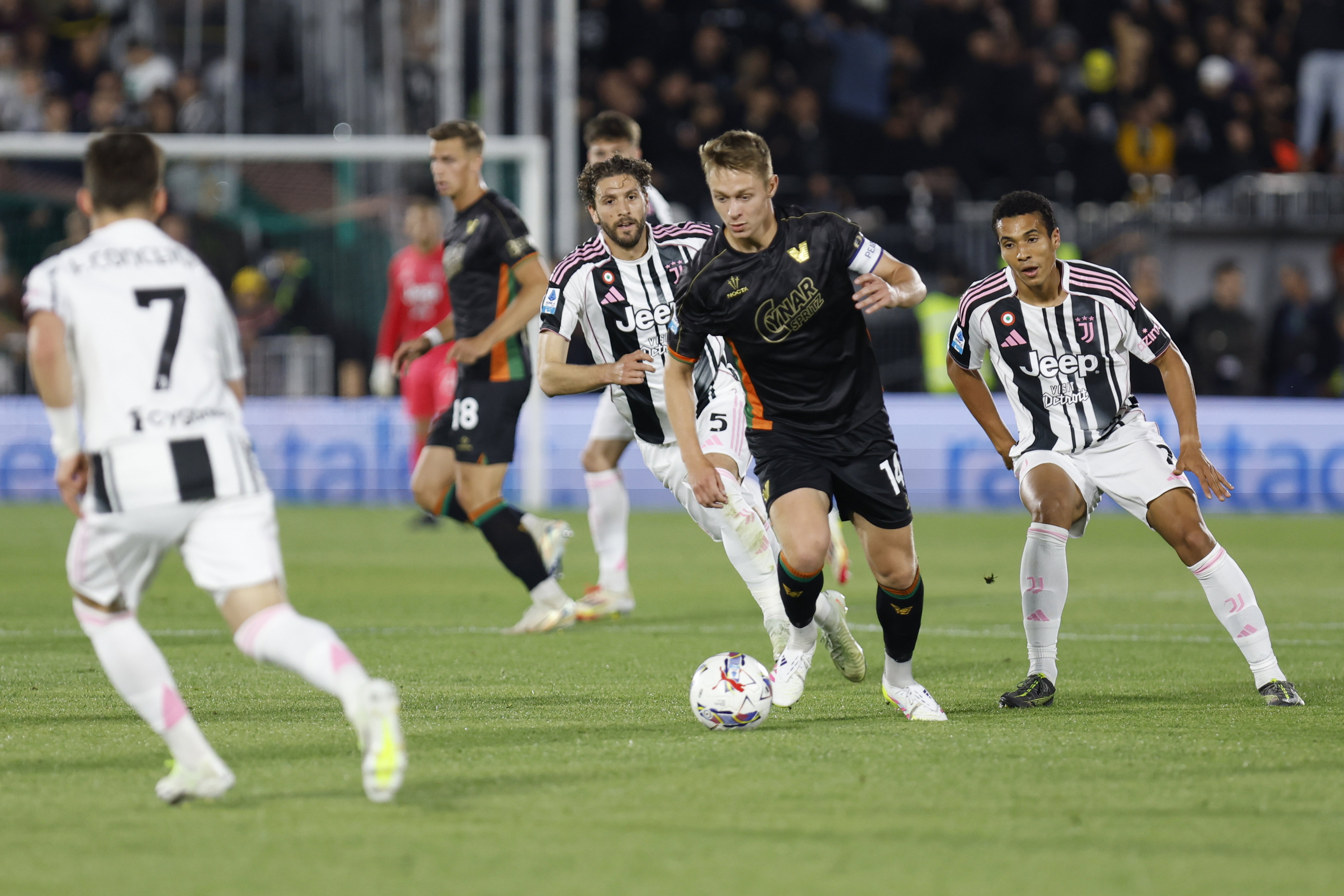 Nicolussi Cavaglia tegen Juventus