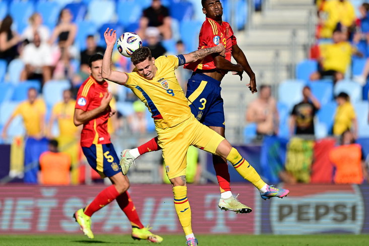 Louis Munteanu tegen Spanje Onder 21