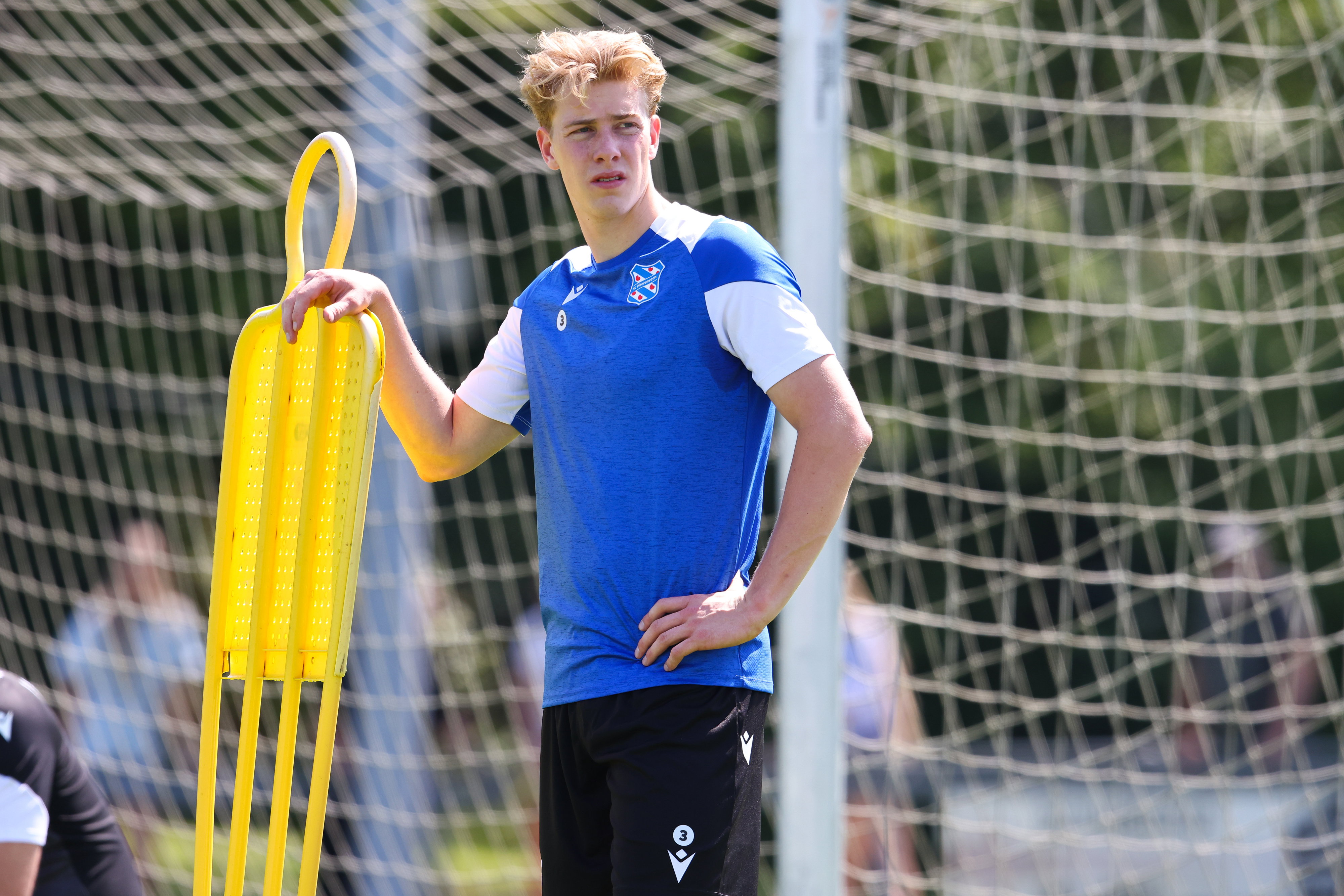 Maas Willemsen op de training bij SC Heerenveen