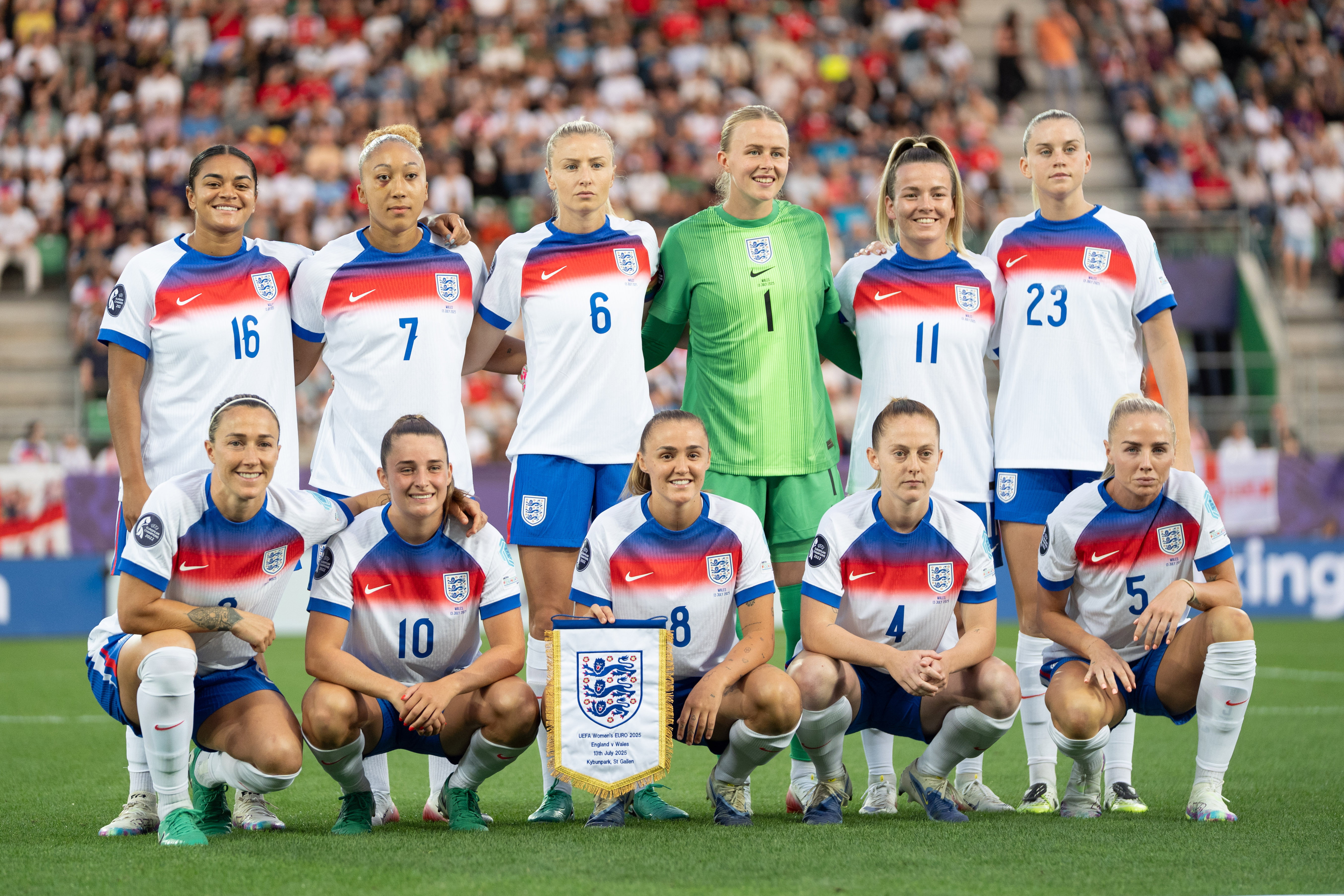 Het elftal van Engeland voorafgaand aan het duel met Wales