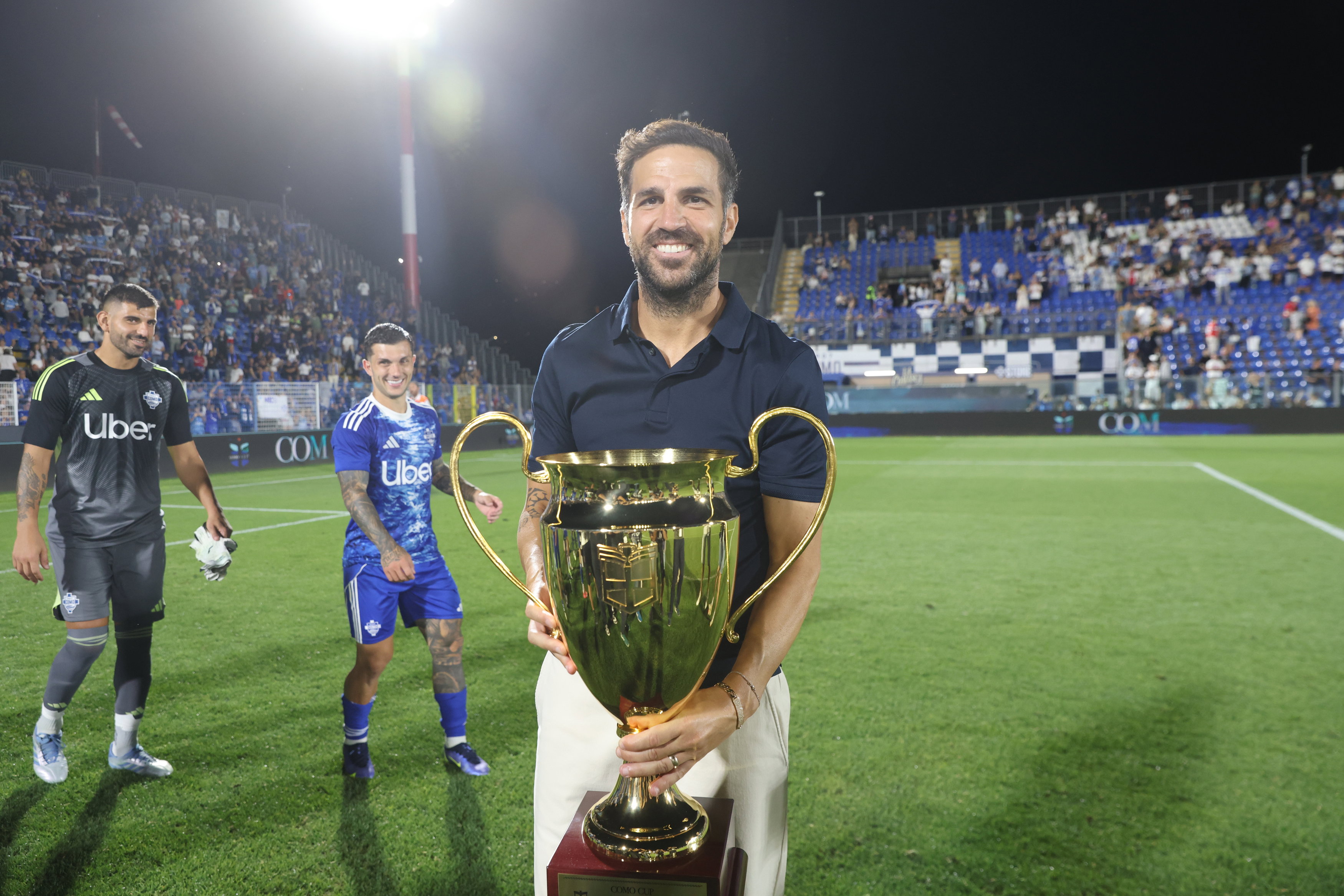 Cesc Fàbregas met de Como Cup