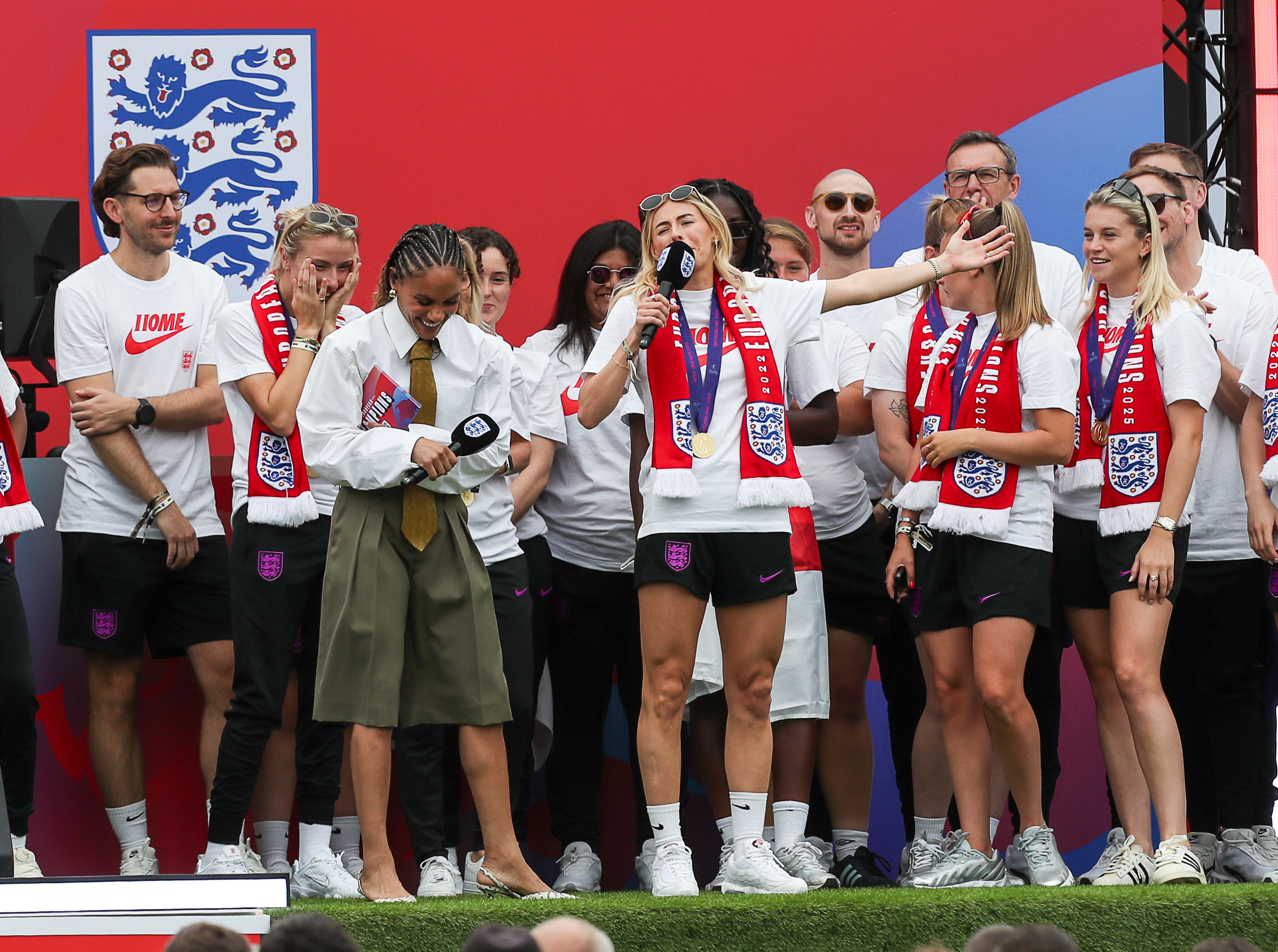 Chloe Kelly tijdens de huldiging van Engeland