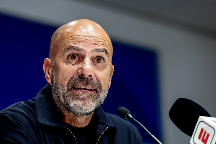 Peter Bosz op de persconferentie