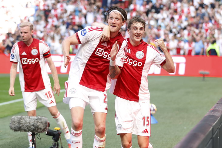Wout Weghorst en Youri Baas