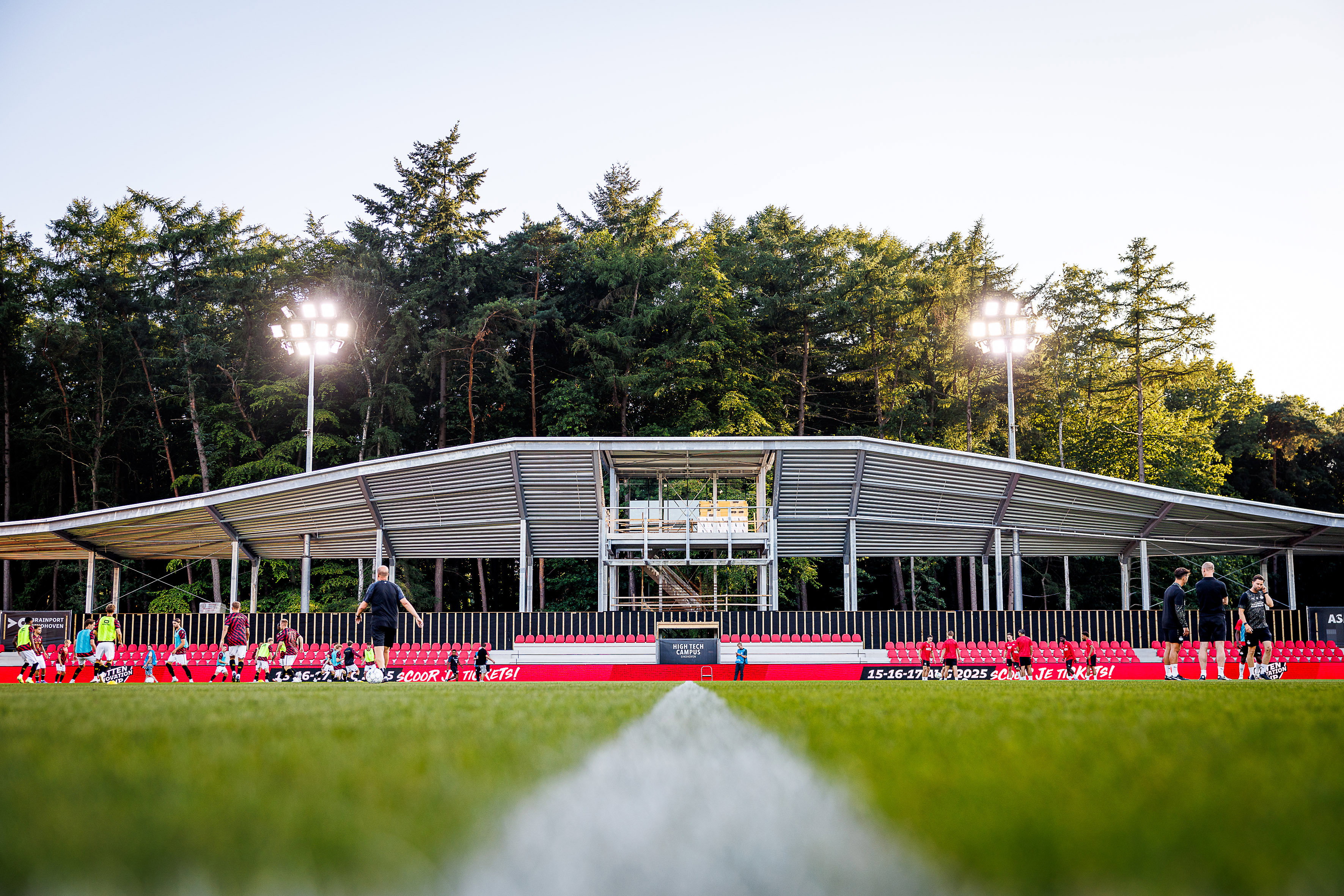 Het nieuwe stadion op PSV Campus De Herdgang