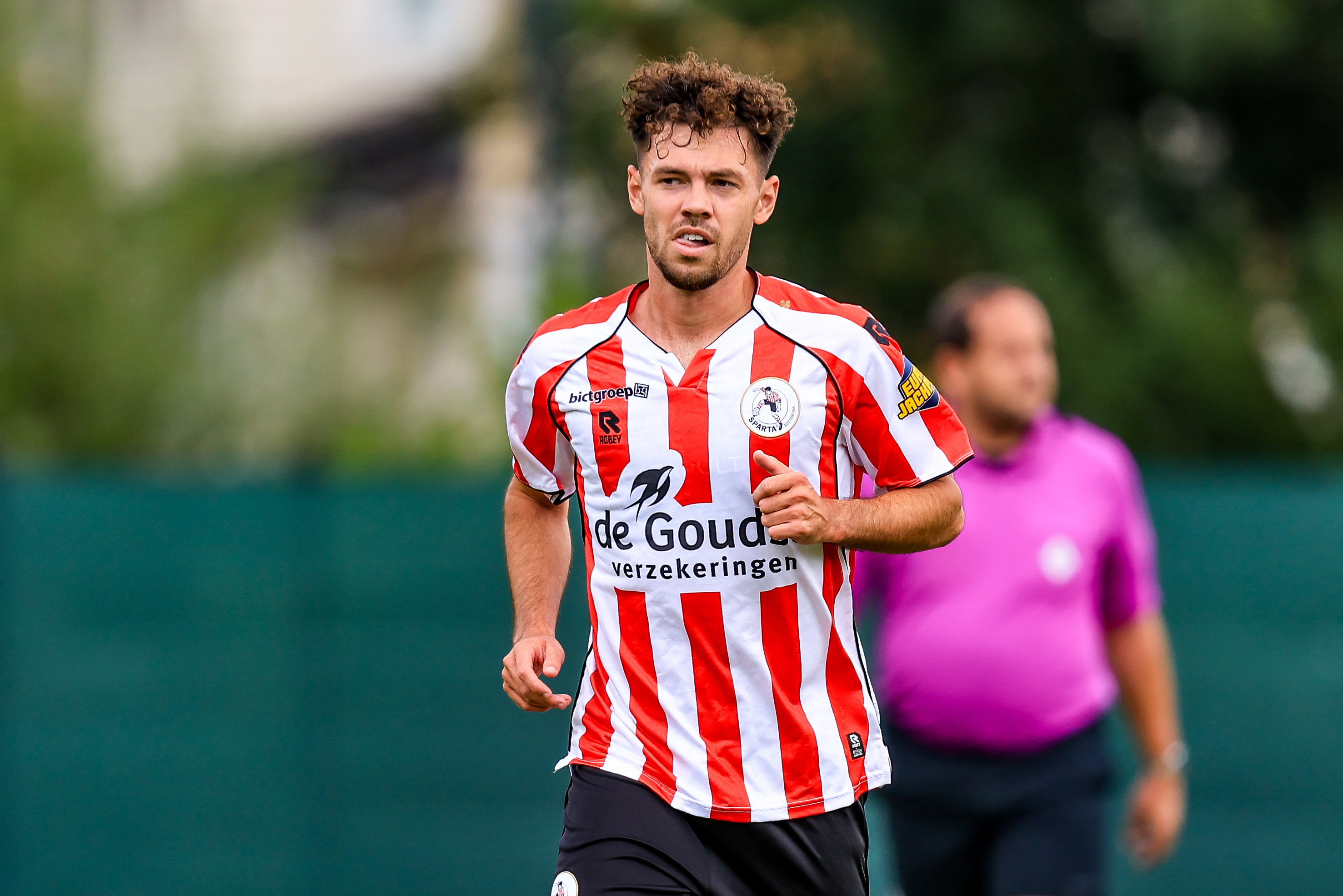 Mitchell van Bergen in actie voor Sparta Rotterdam