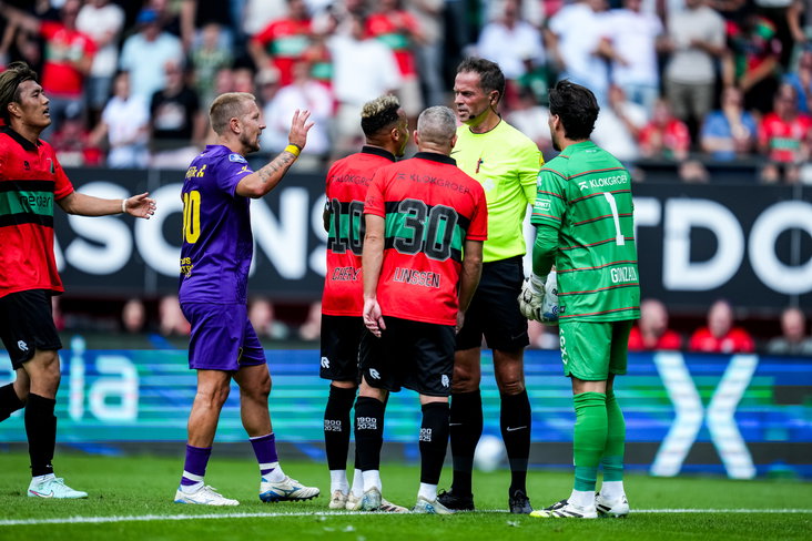 Spelers beklagen zich bij Bas Nijhuis