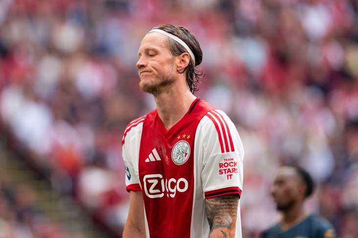 Wout Weghorst treurt