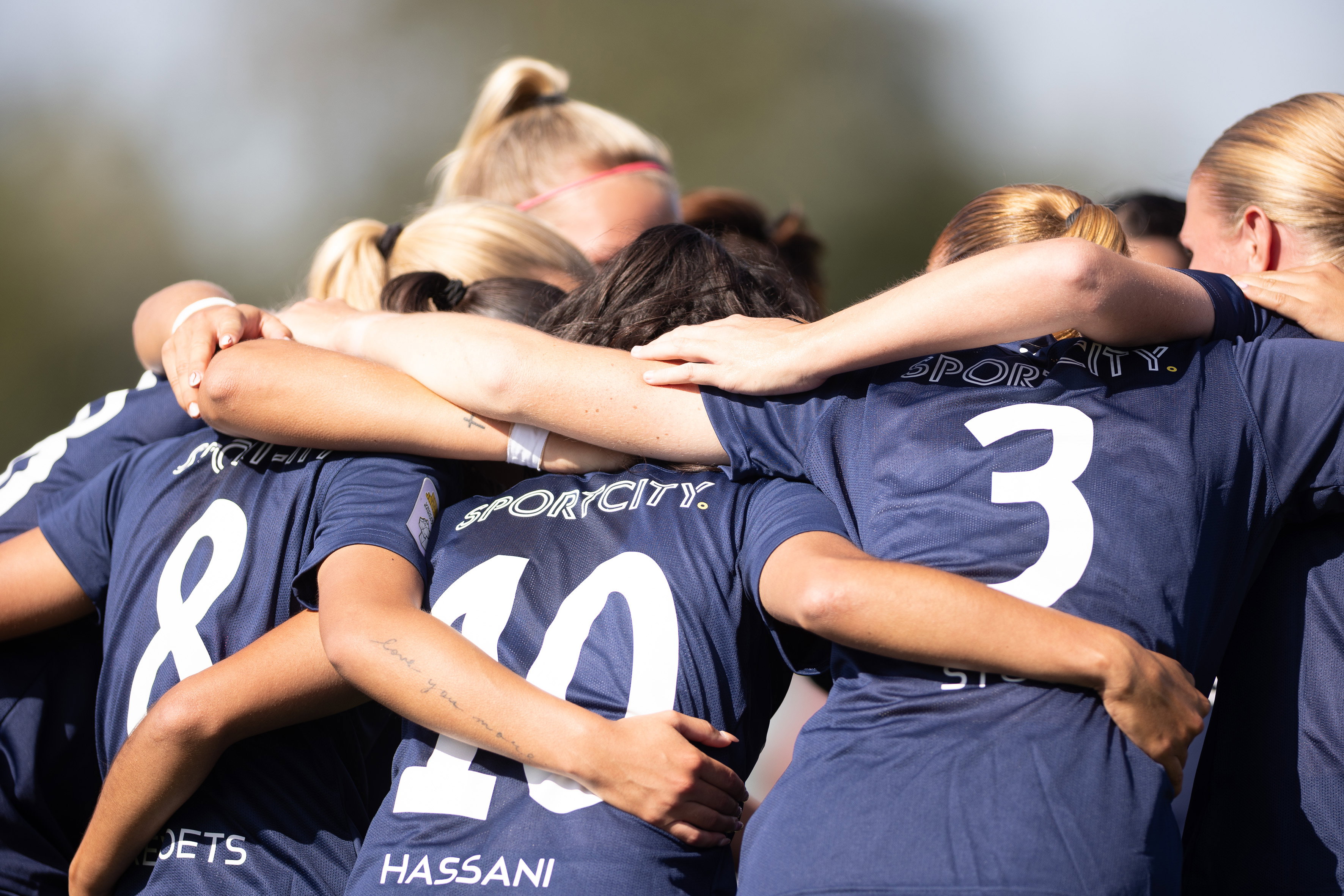 De speelsters van HERA United