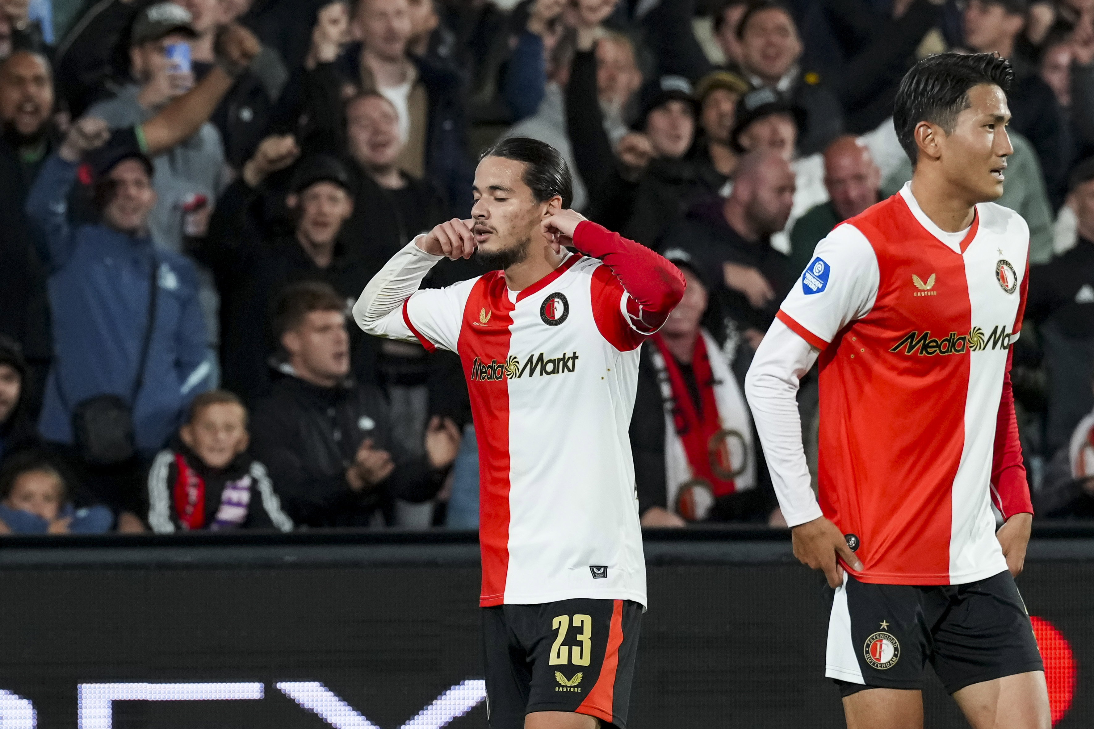 Anis Hadj Moussa scoort tegen SC Heerenveen