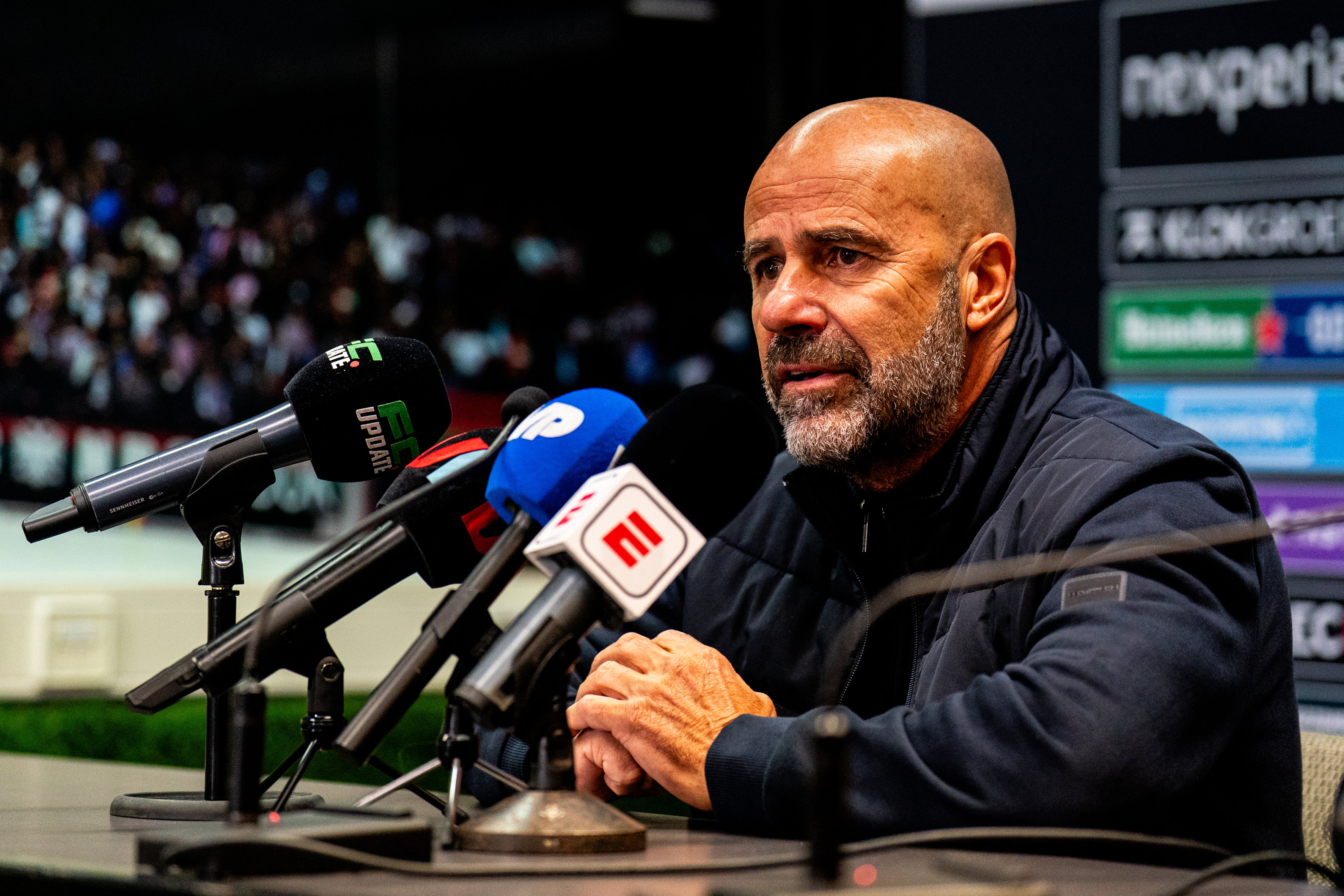 Peter Bosz op de persconferentie na afloop van NEC-PSV