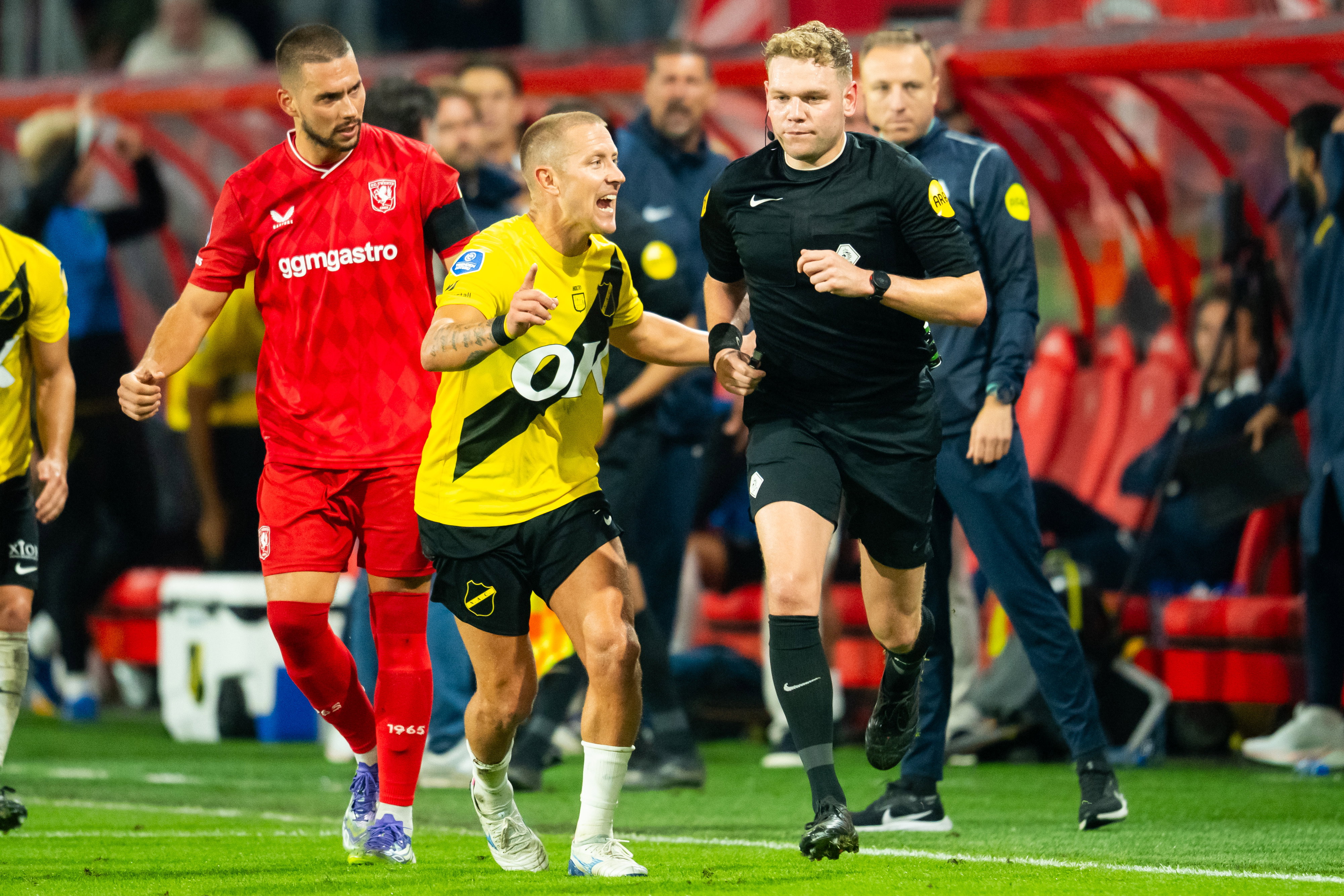 Alex Bos, en Lewis Holtby bij FC Twente - NAC