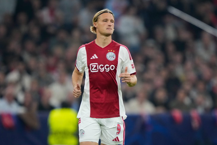 Kasper Dolberg debuteert voor Ajax