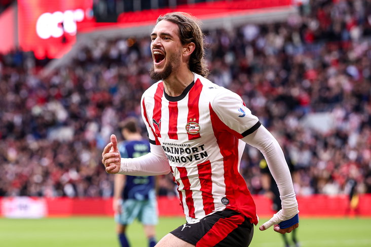 Yarek Gasiorowski na zijn goal tegen Ajax