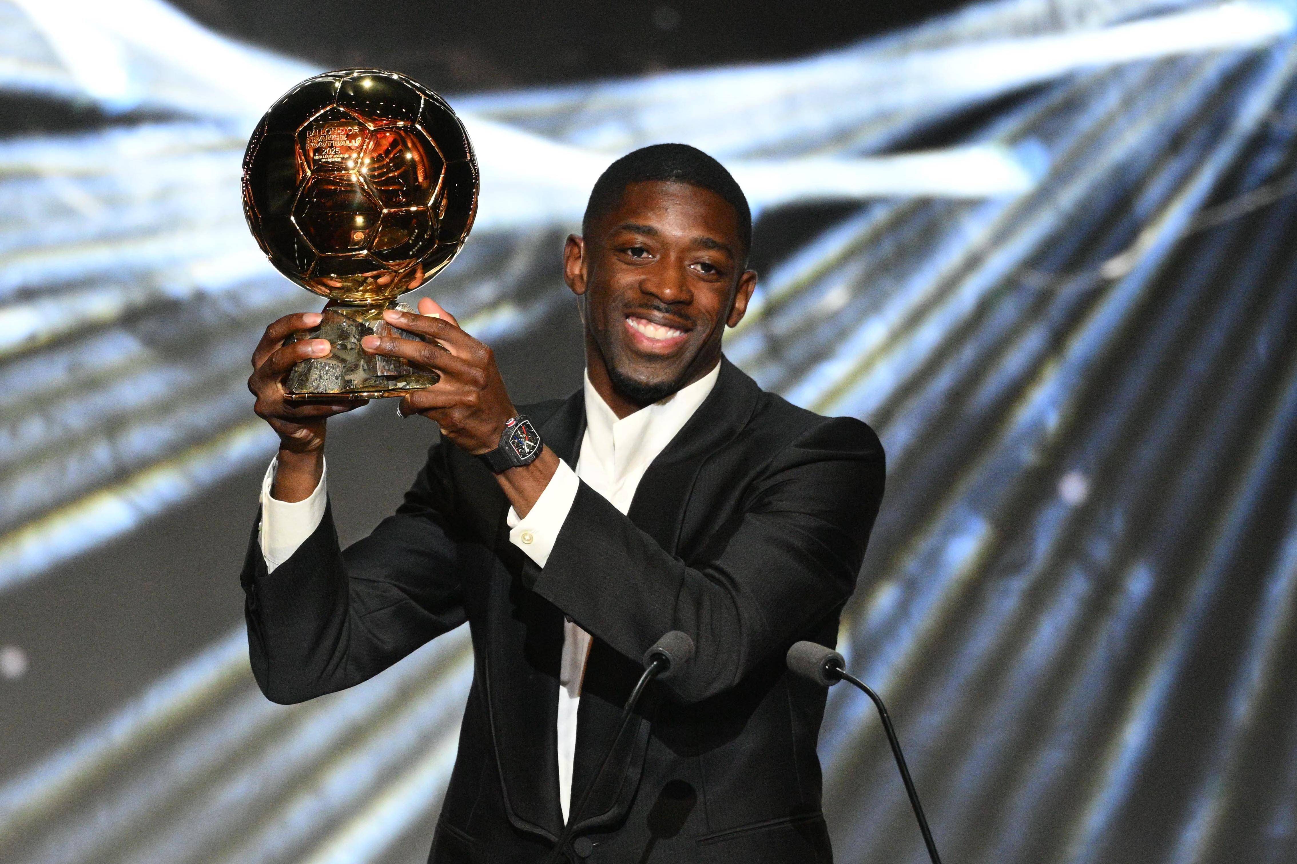 Ousmane Dembele met de Ballon d'Or
