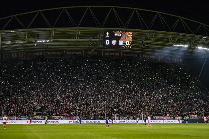 Stadion Galgenwaard gevuld met supporters