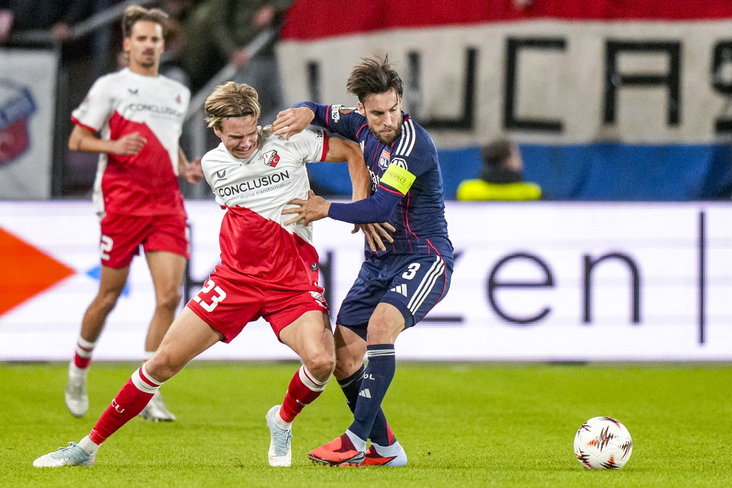 Niklas Vesterlund tegen Olympique Lyonnais