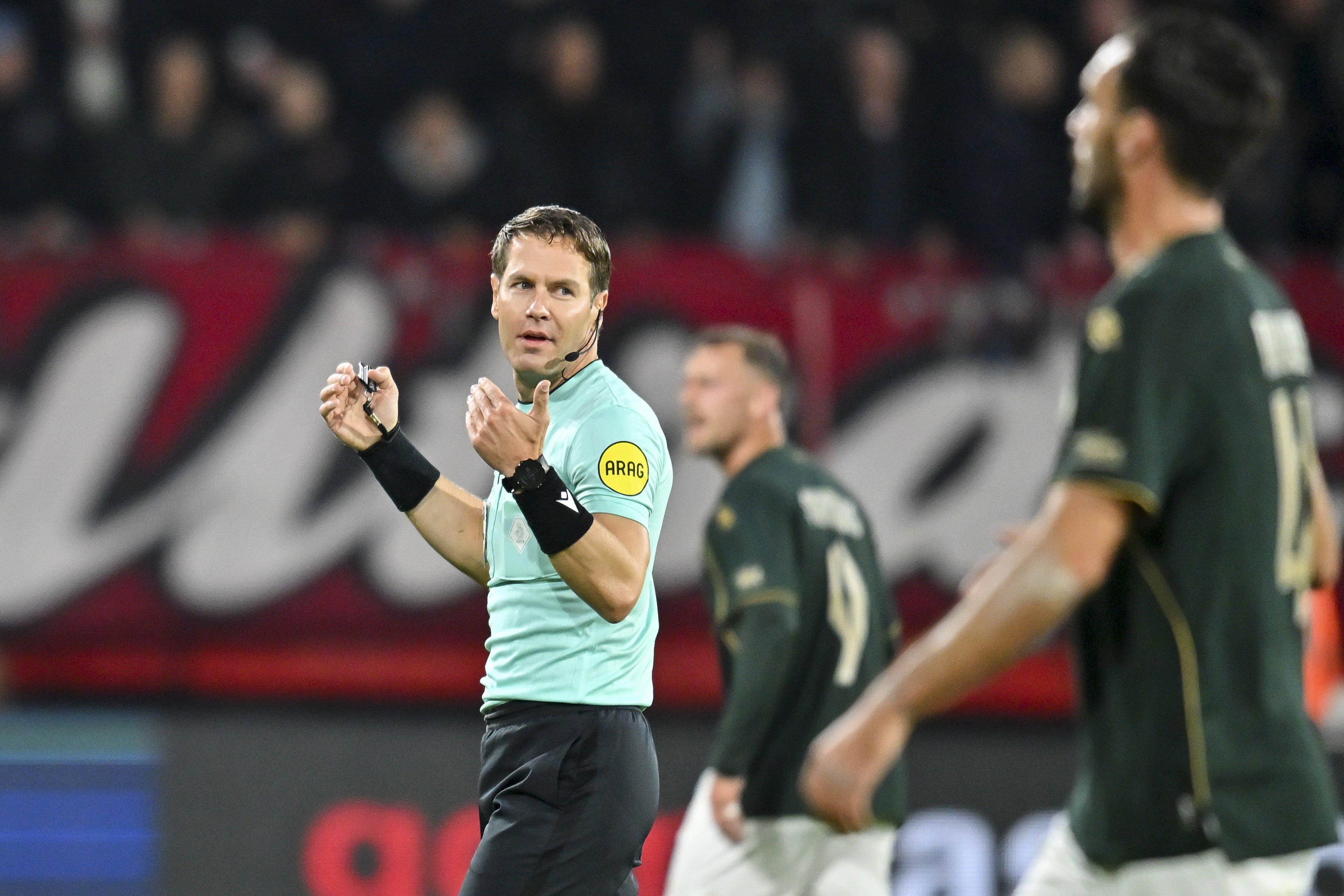 Danny Makkelie tijdens FC Twente - Fortuna Sittard