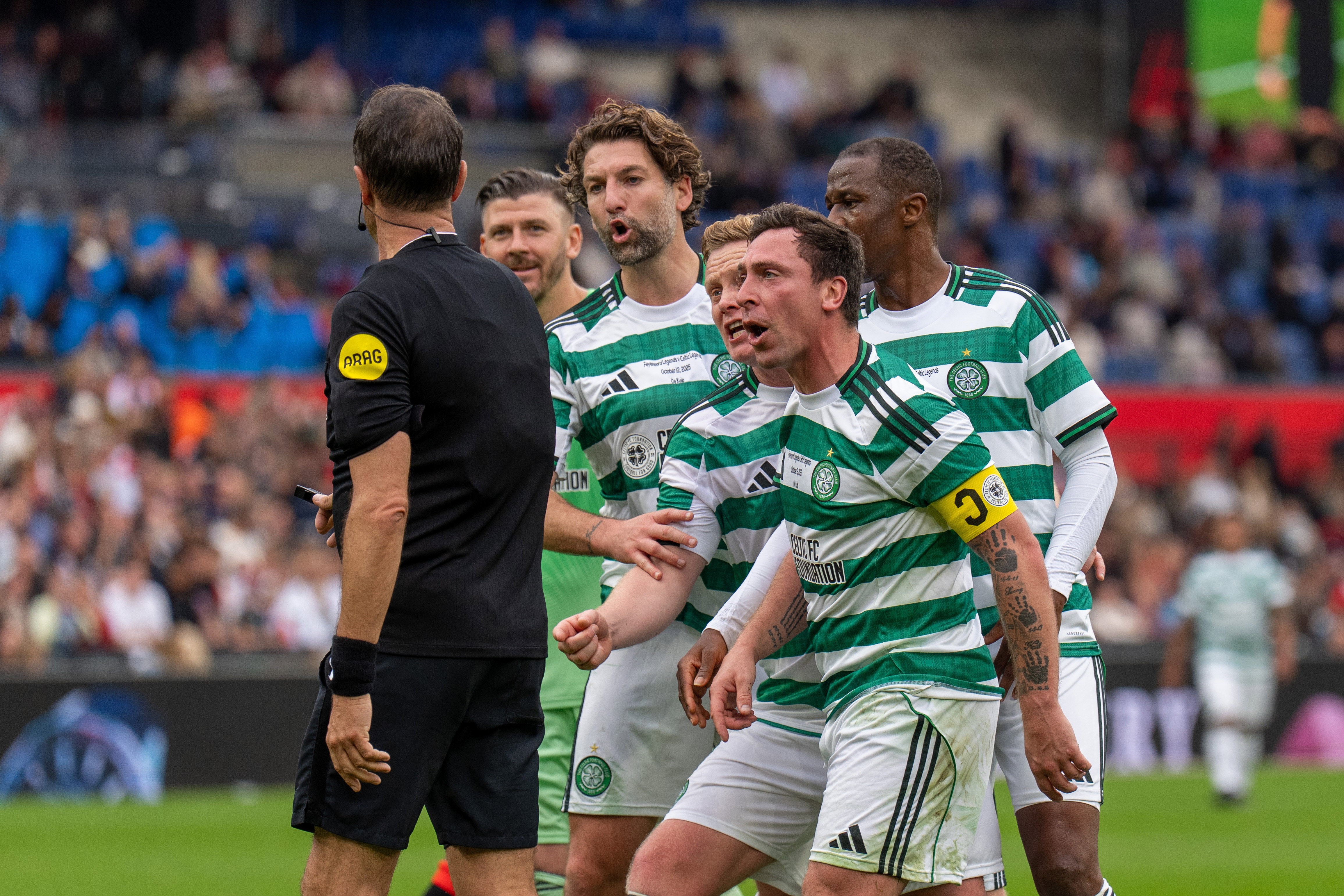 Scott Brown is boos op Bas Nijhuis
