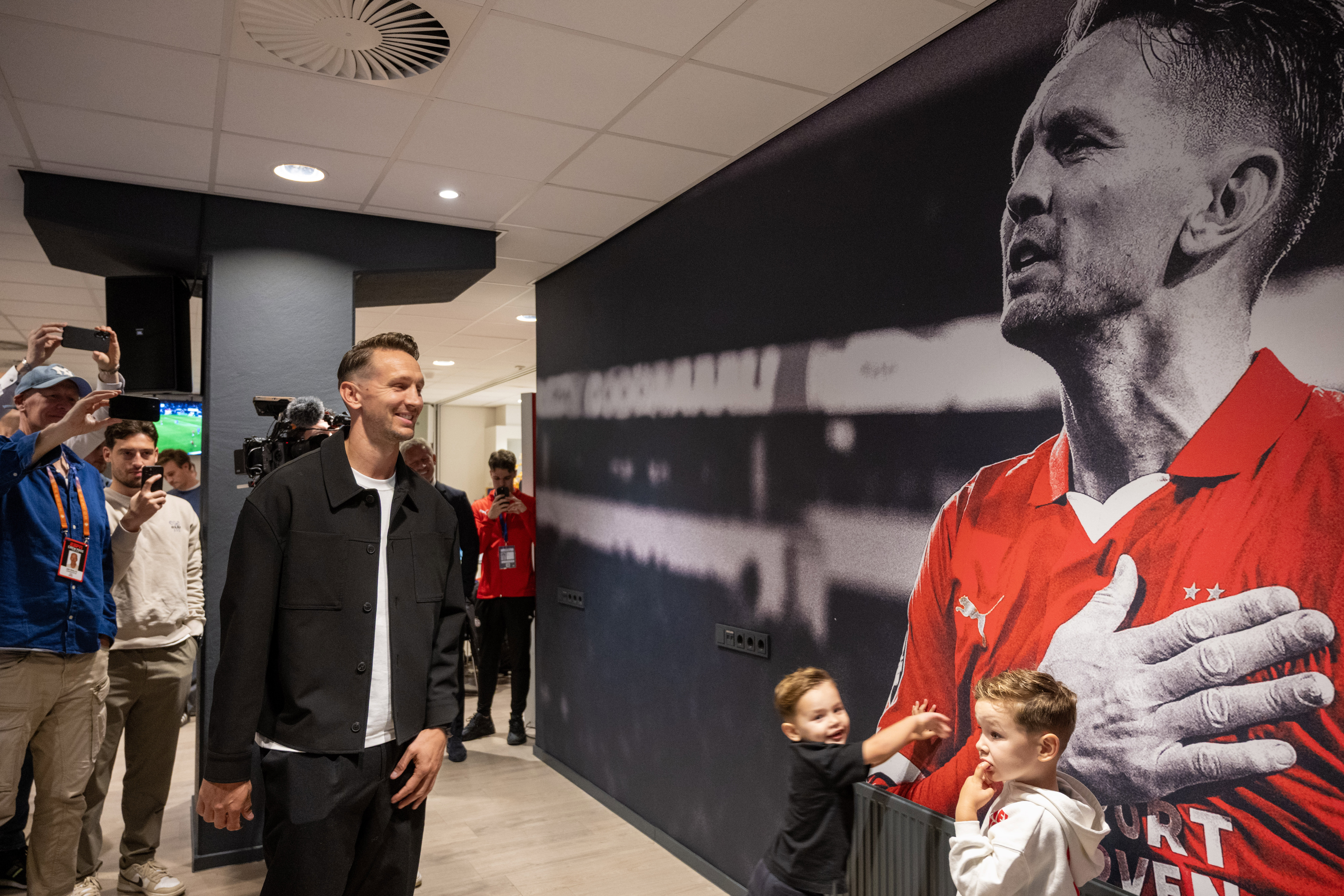 De perszaal van PSV is vernoemd naar Luuk de Jong