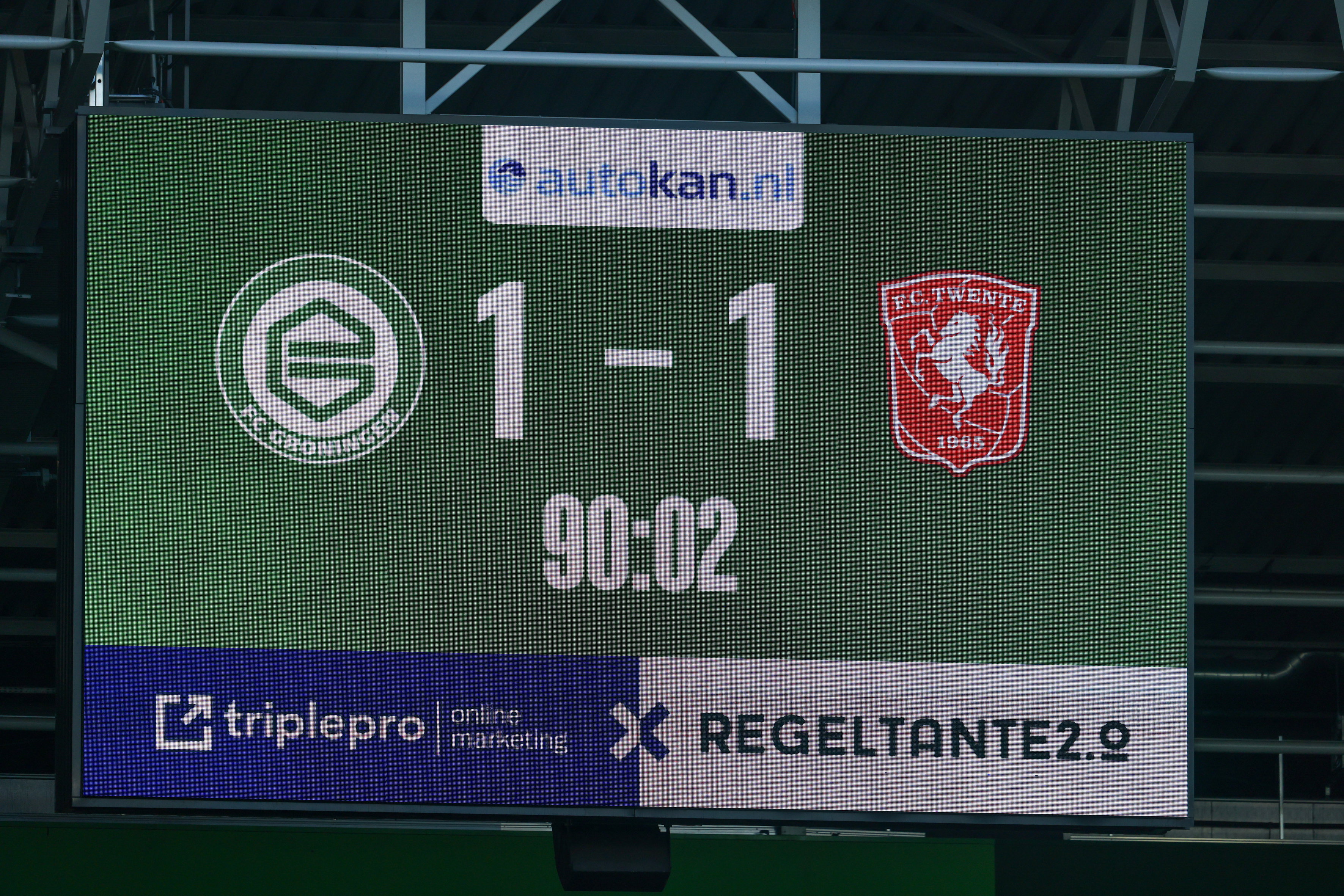 Scorebord in de Euroborg bij FC Groningen - FC Twente
