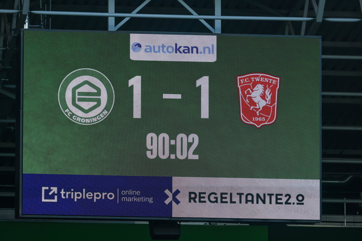 Scorebord in de Euroborg bij FC Groningen - FC Twente