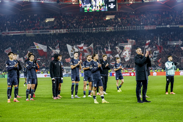 Feyenoord bedankt het publiek in Stuttgart