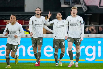 Jerdy Schouten, Dest en Gąsiorowski na de goal van Mauro Junior