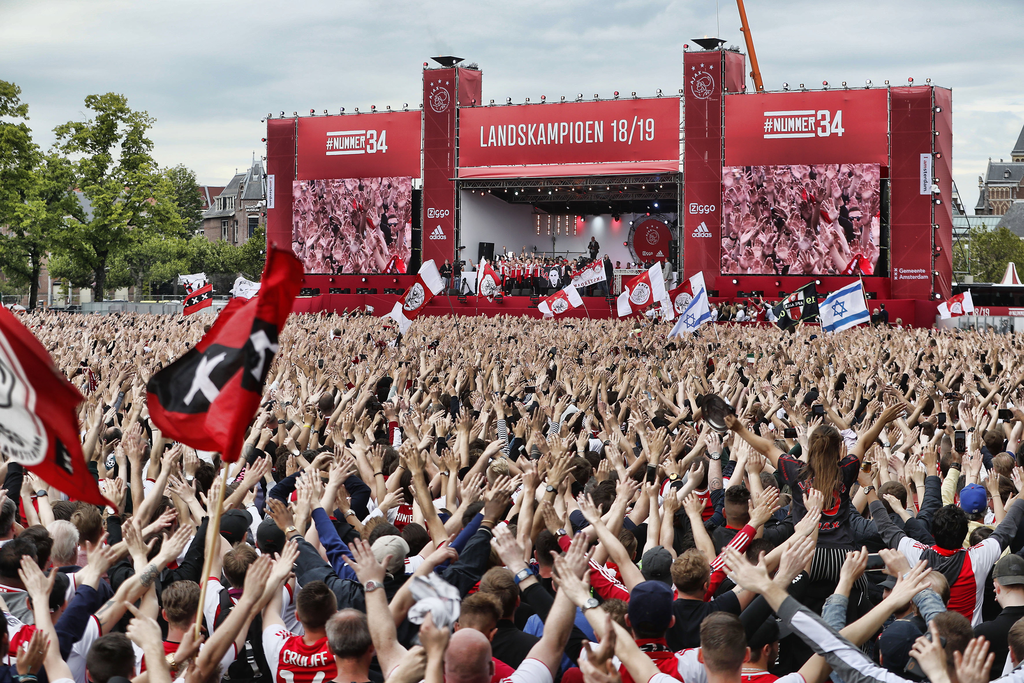 Huldiging Ajax op het Museumplein in 2019