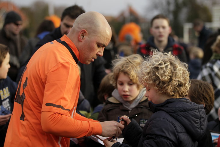 Bart Latuheru bij de oud-internationals
